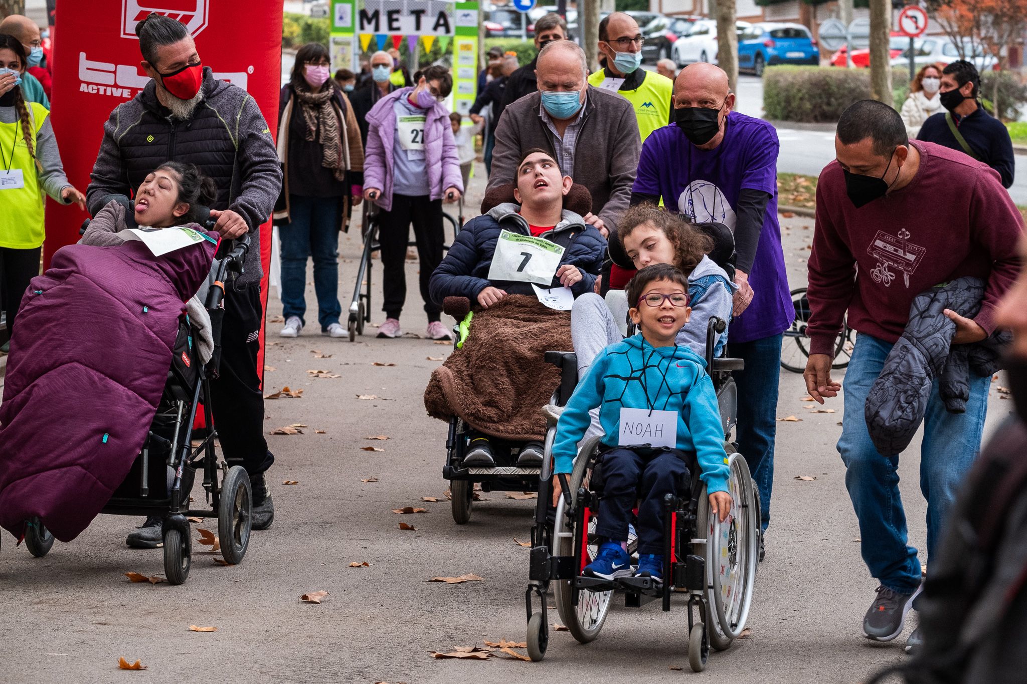 Primer cursa infantil inclusiva, a l'Avinguda Canaletes. FOTO, Ale Gómez