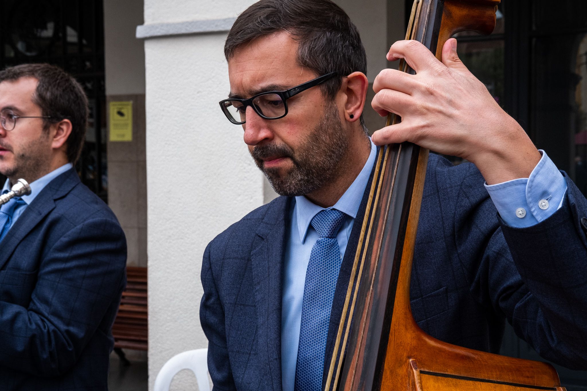 Ballada de sardanes a la plaça Francesc Layret. FOTO: Ale Gómez