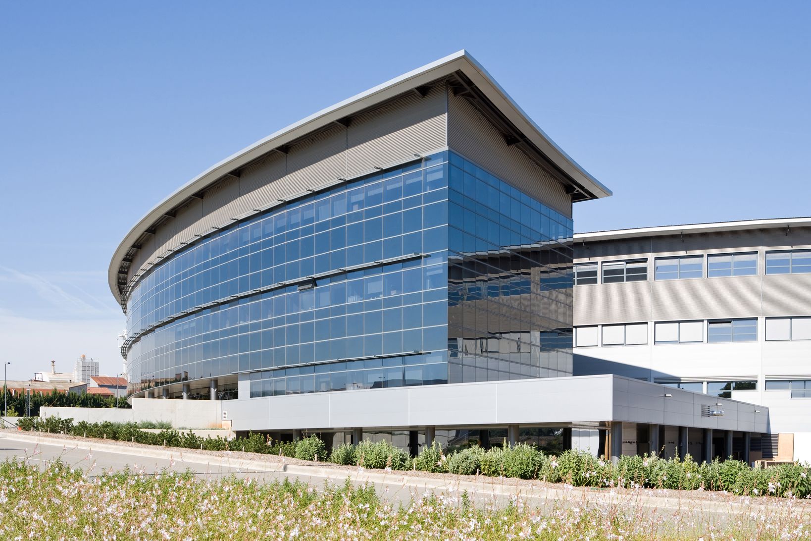 Exterior de l'edifici del Sincrotró ALBA. FOTO: Cedida