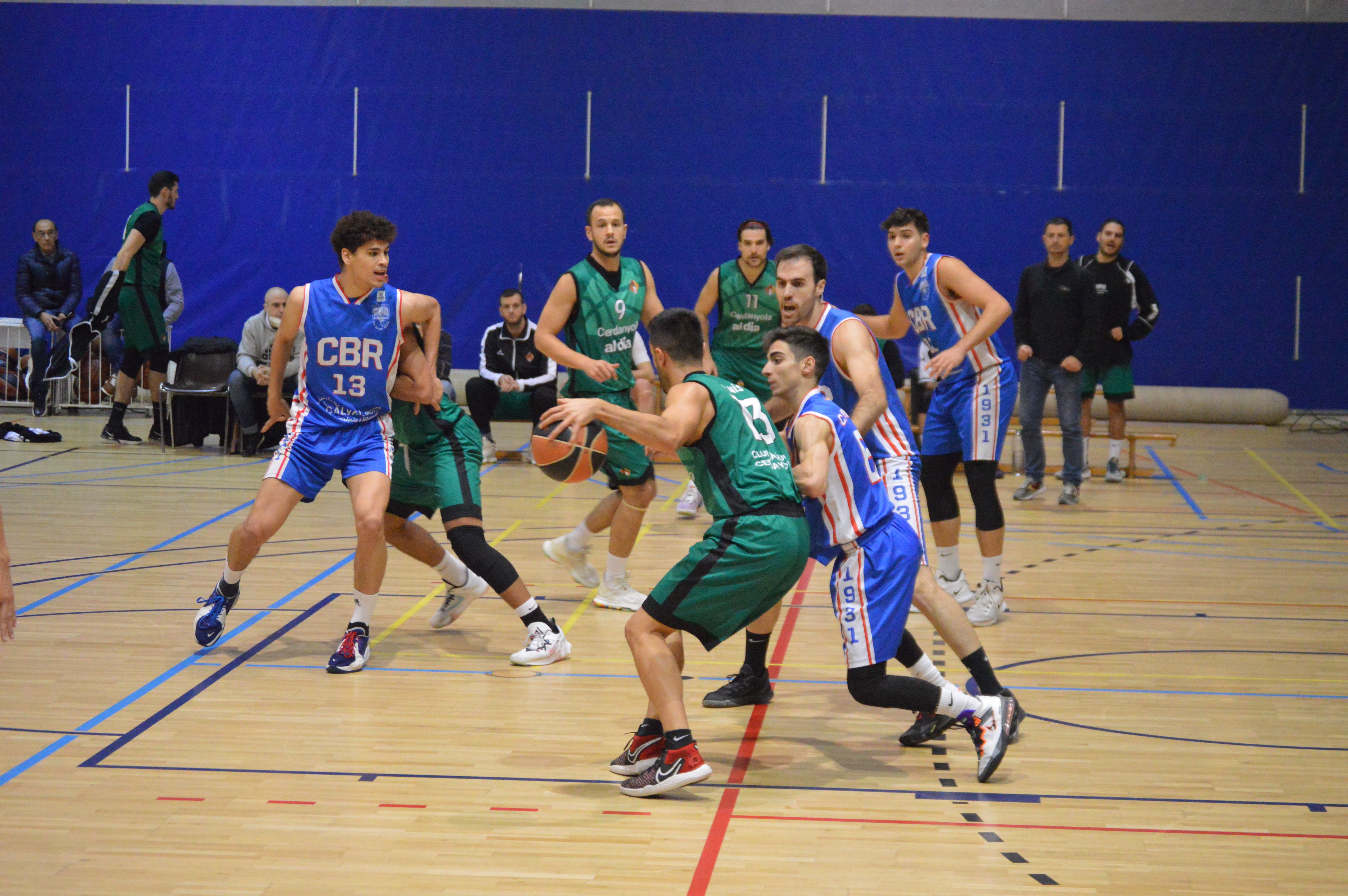 Derbi de bàsquet al PEM Guiera. FOTO: Nora Muñoz Otero Derbi de bàsquet al PEM Guiera. FOTO: Nora Muñoz Otero