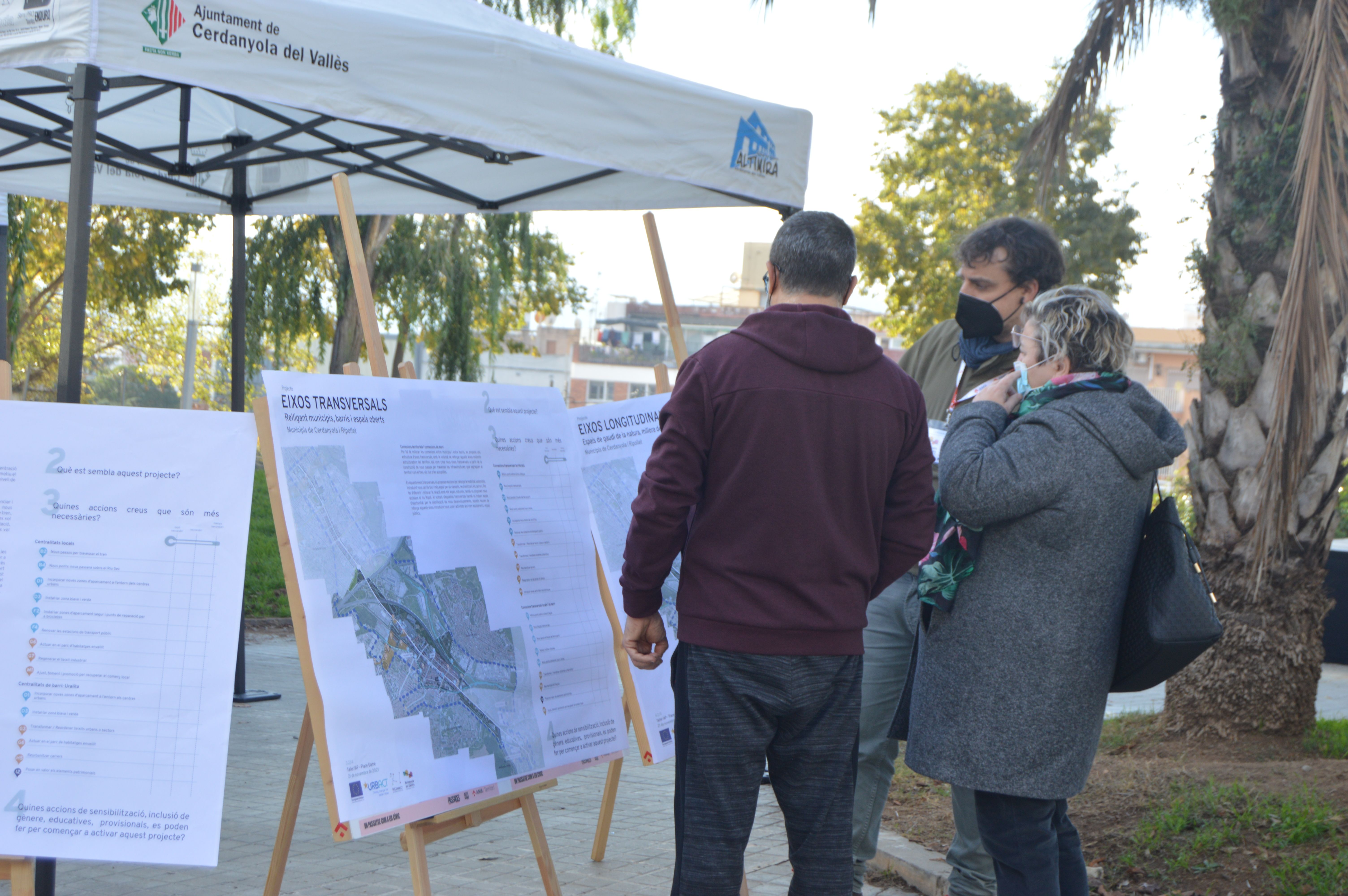 S'ha disposat un espai informatiu sobre la proposta de l'Avinguda del Vallès a la festa de la N-150. FOTO: Nora Muñoz Otero