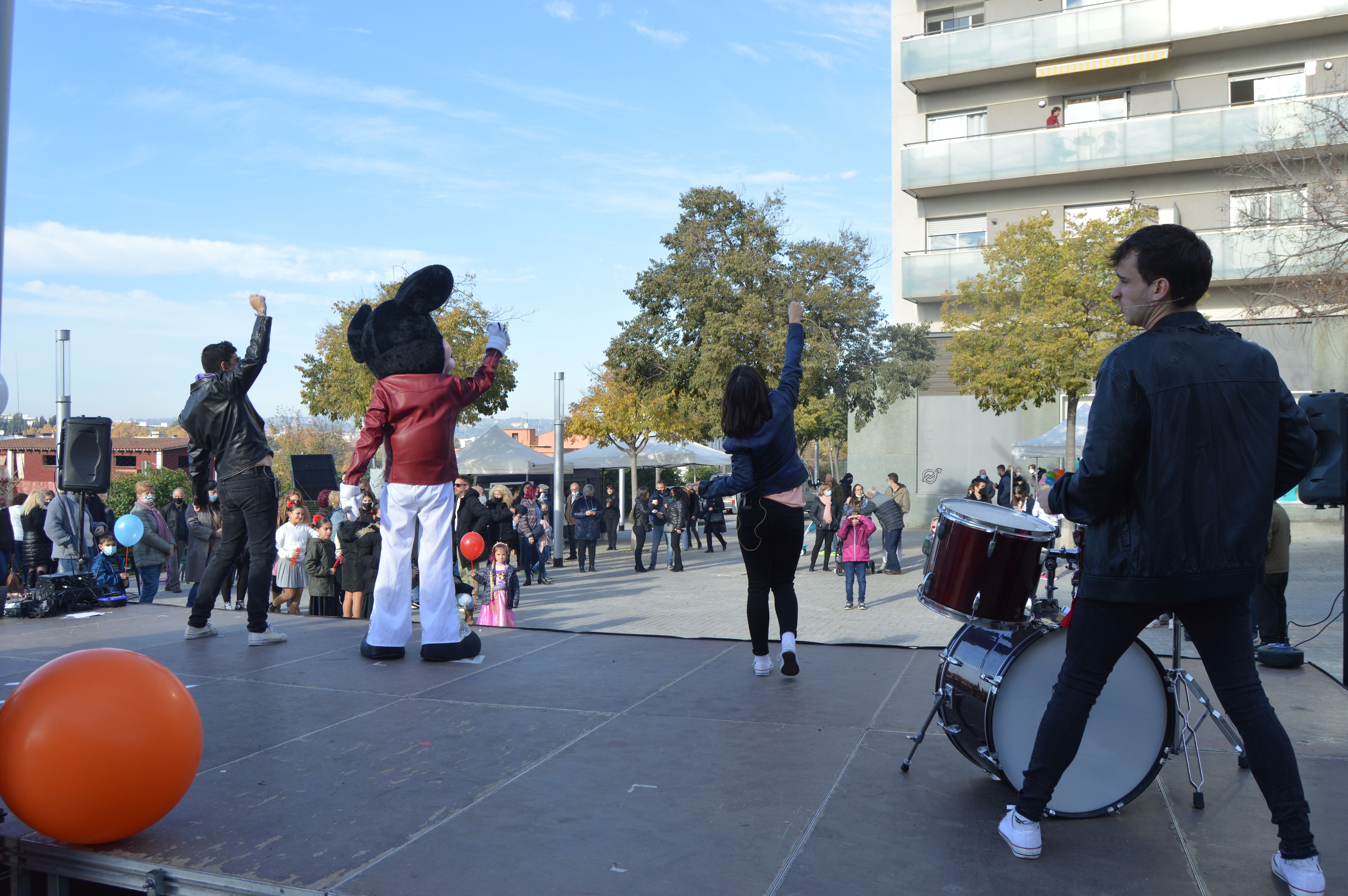 Les activitats han començat a les 10 h amb animació infantil. FOTO: Nora Muñoz Otero Les activitats han començat a les 10 h amb animació infantil. FOTO: Nora Muñoz Otero