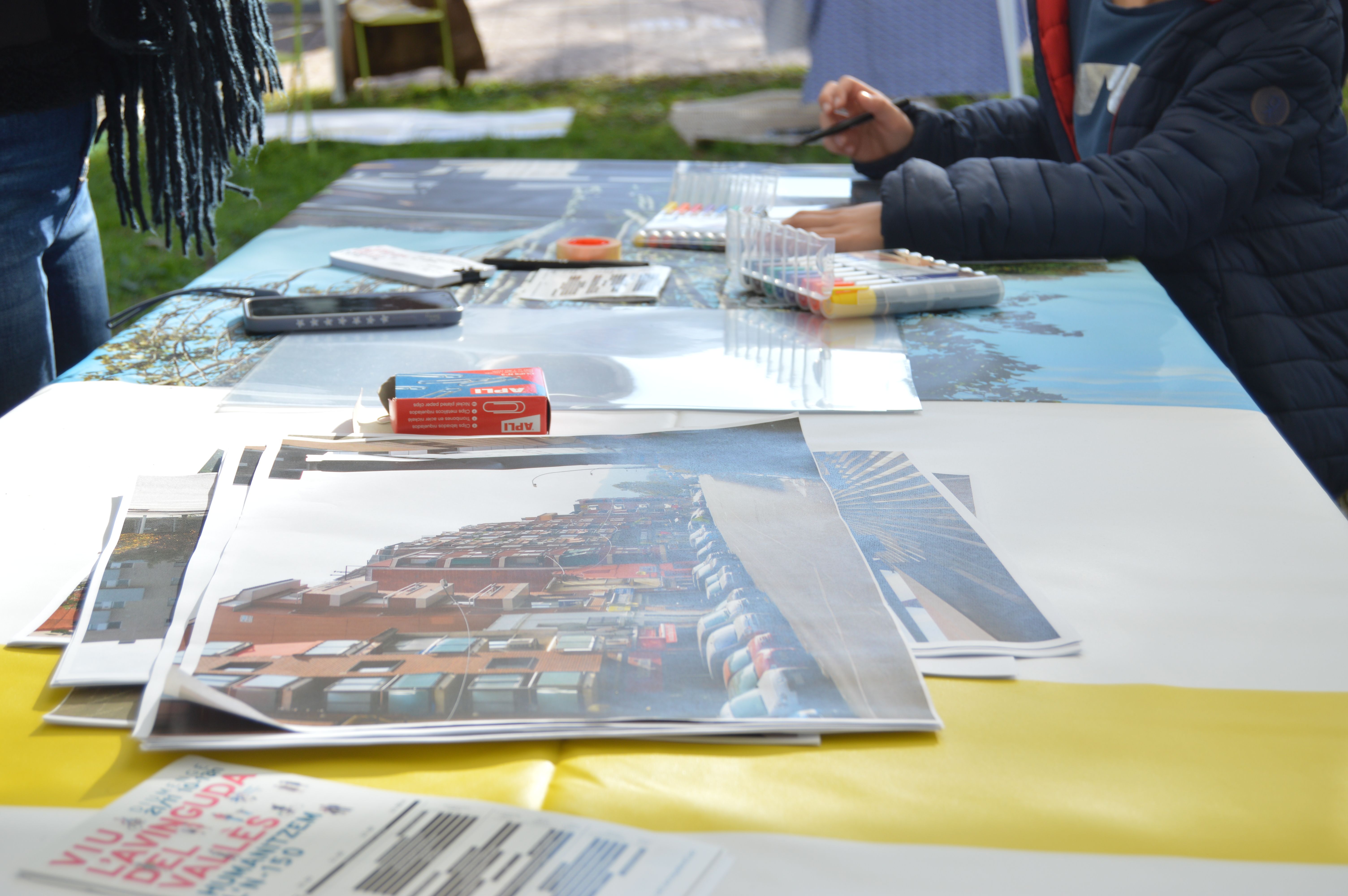 L'Associació Ripollet Natura ha oferit un taller infantil per redissenyar l'Avinguda del Vallès. FOTO: Nora Muñoz Otero