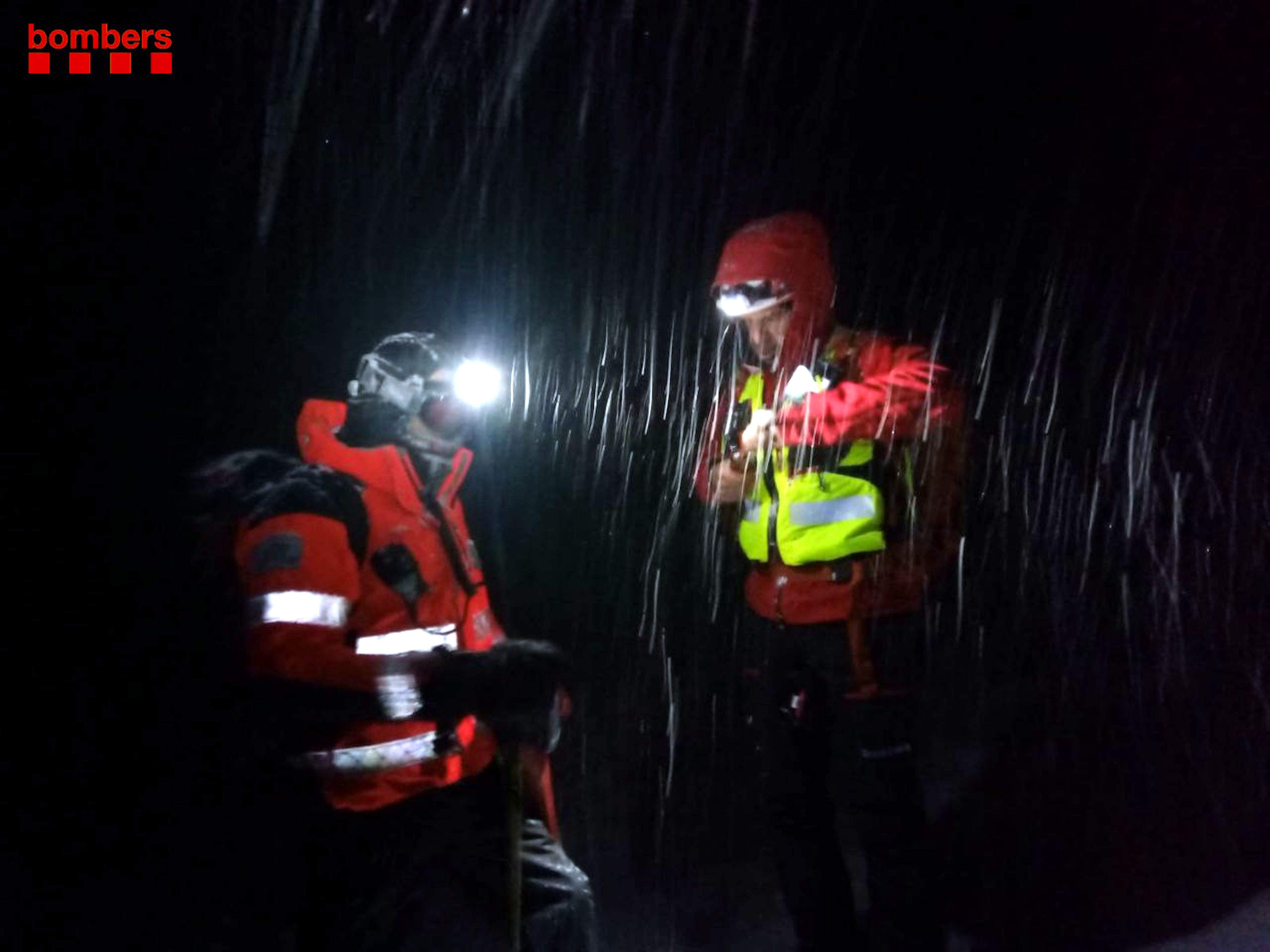 Les dificultats atmosfèriques i el torb van dificultar la recerca de l'home desaparegut a Setcases. FOTO: Bombers