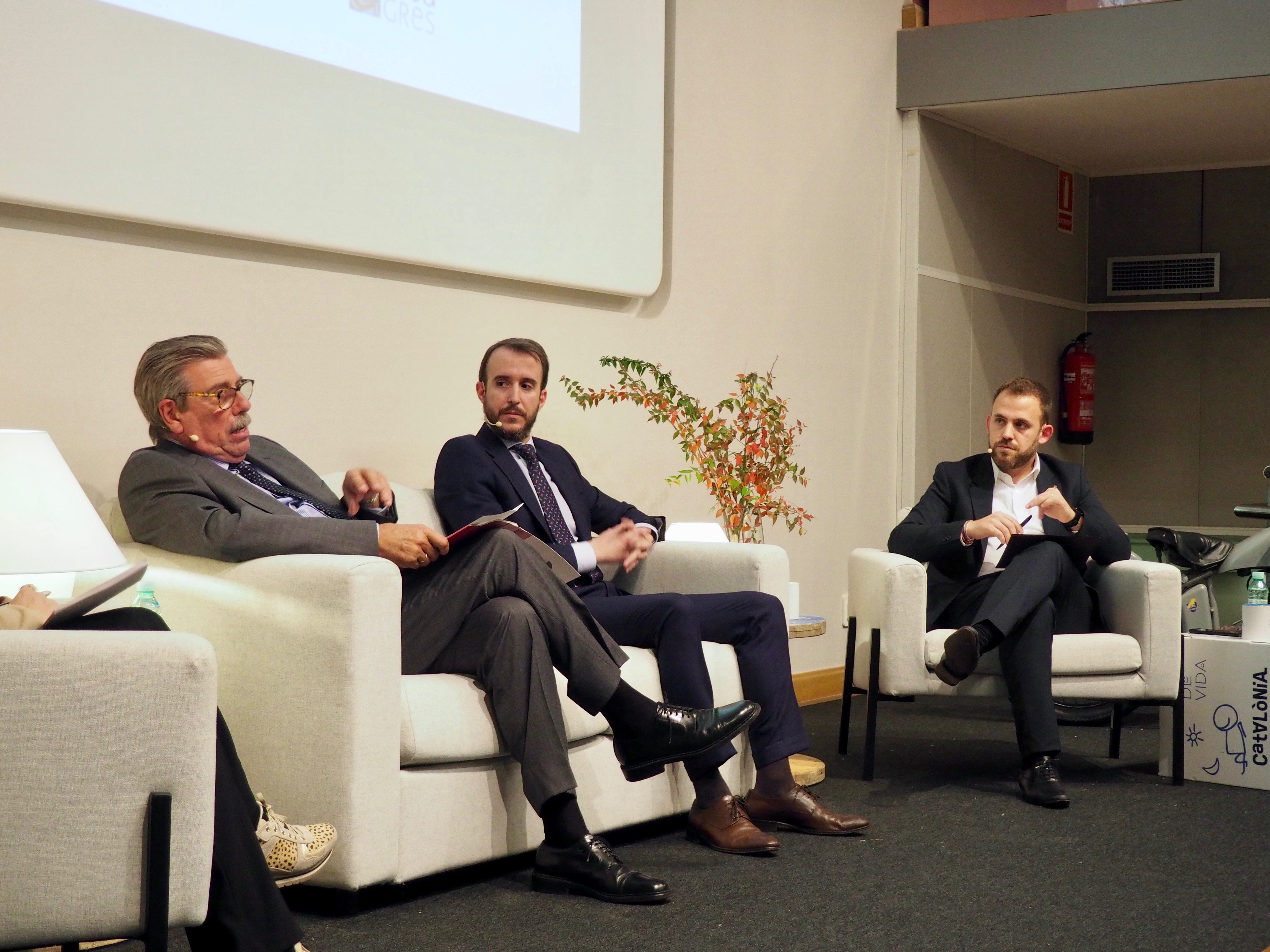 Pere Puig, Jordi Castells i Carlos Cordón van debatre sobre la mobilitat a Cerdanyola. FOTO: Mónica GM