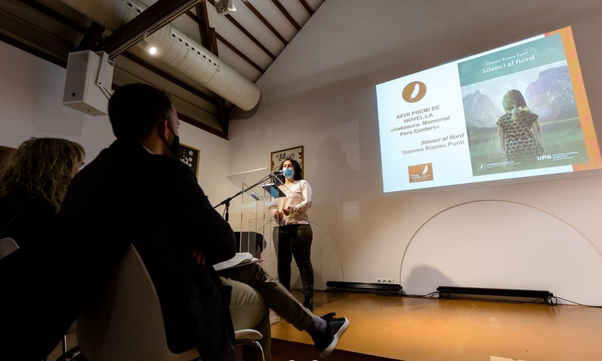 Un dels títols premiats dels Premis LIteraris 2021. FOTO, Núria Puentes (Ajuntament de Cerdanyola)