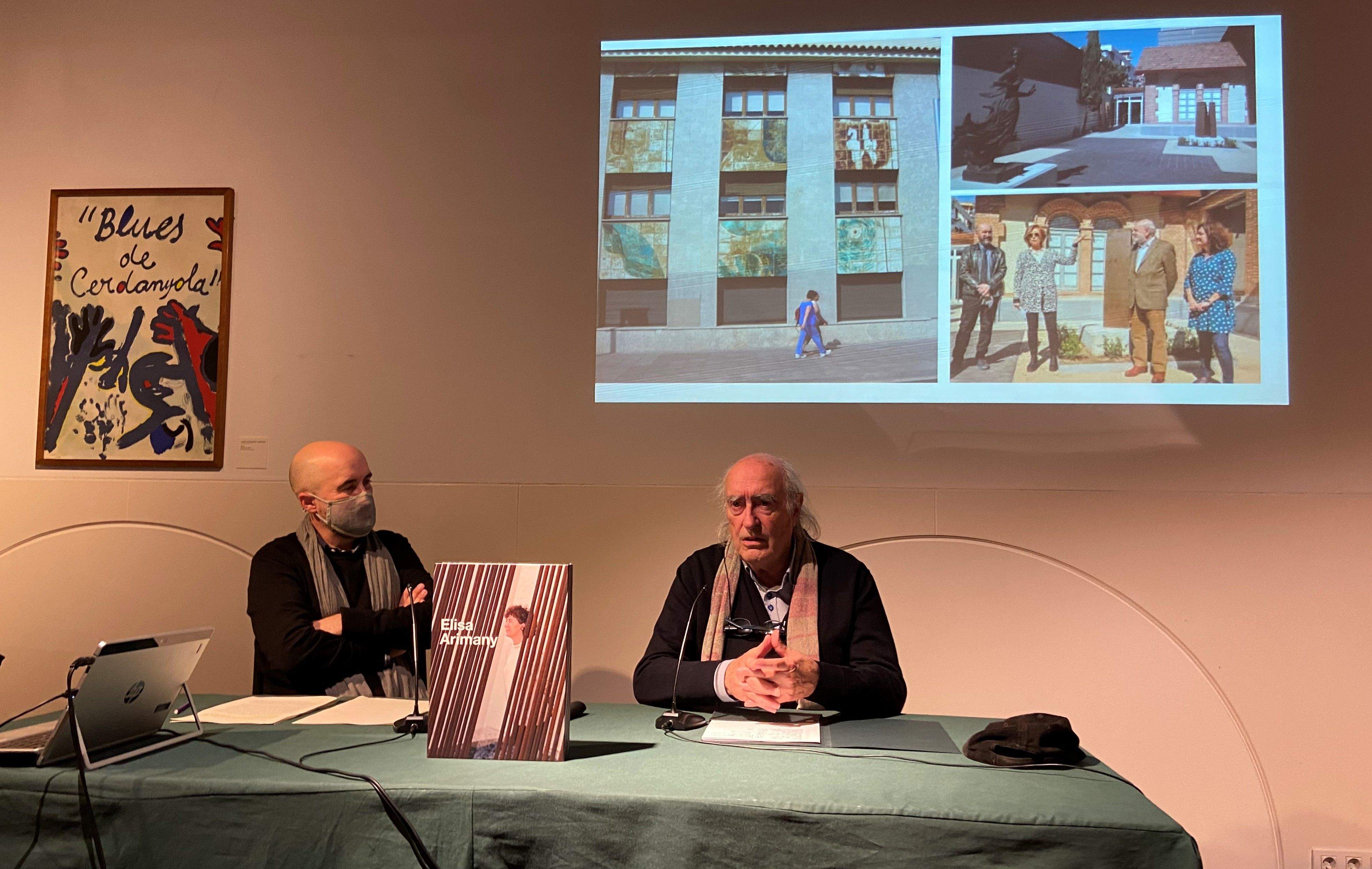 Txema Romero i Francesc Miralles a la presentació del llibre de l'obra d'Elisa Arimany. FOTO: Nora Muñoz Otero