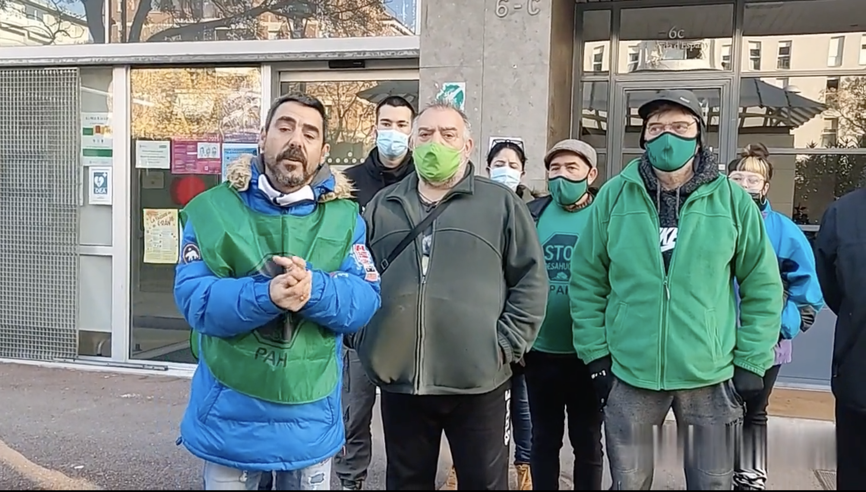 Protesta de la PAH per demanar una solució per al Francisco i la seva família. FOTO: PAH Ripollet-Cerdanyola