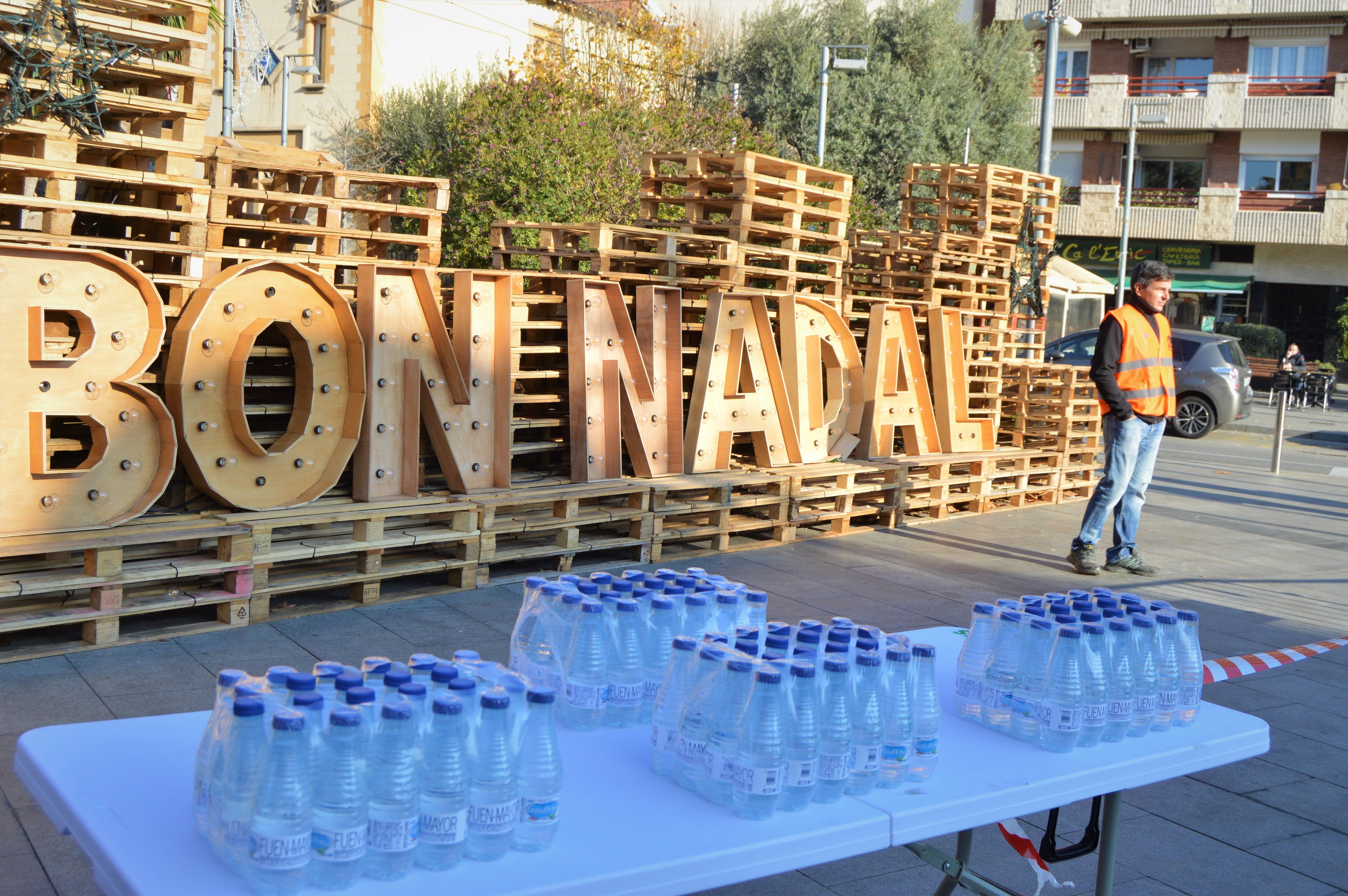 La Cursa Solidària de la UAB del recorregut d'11,6 km passant per l'Ajuntament de Cerdanyola. FOTO: Nora Muñoz Otero