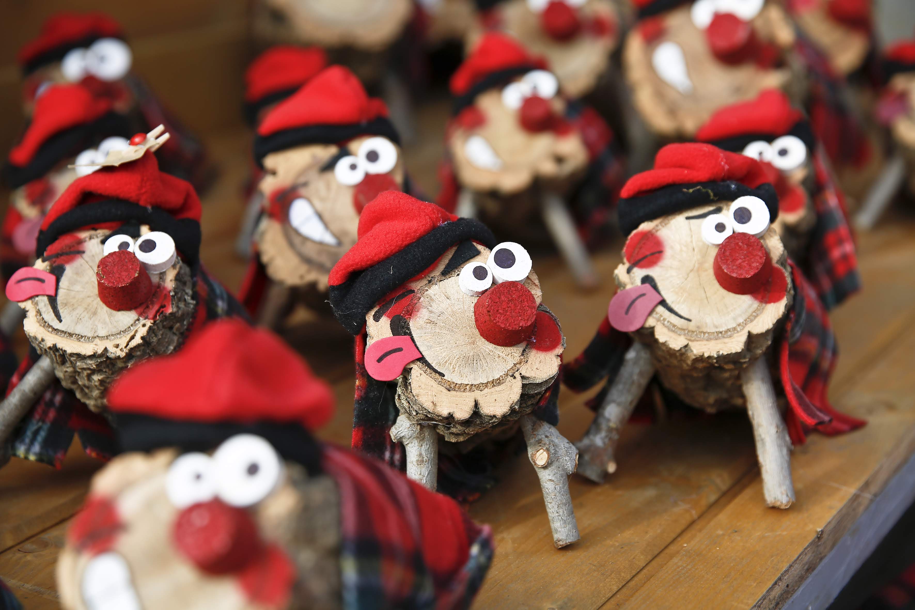 Fer cagar el Tió és una de les tradicions nadalenques catalanes. FOTO: Yves Dimant