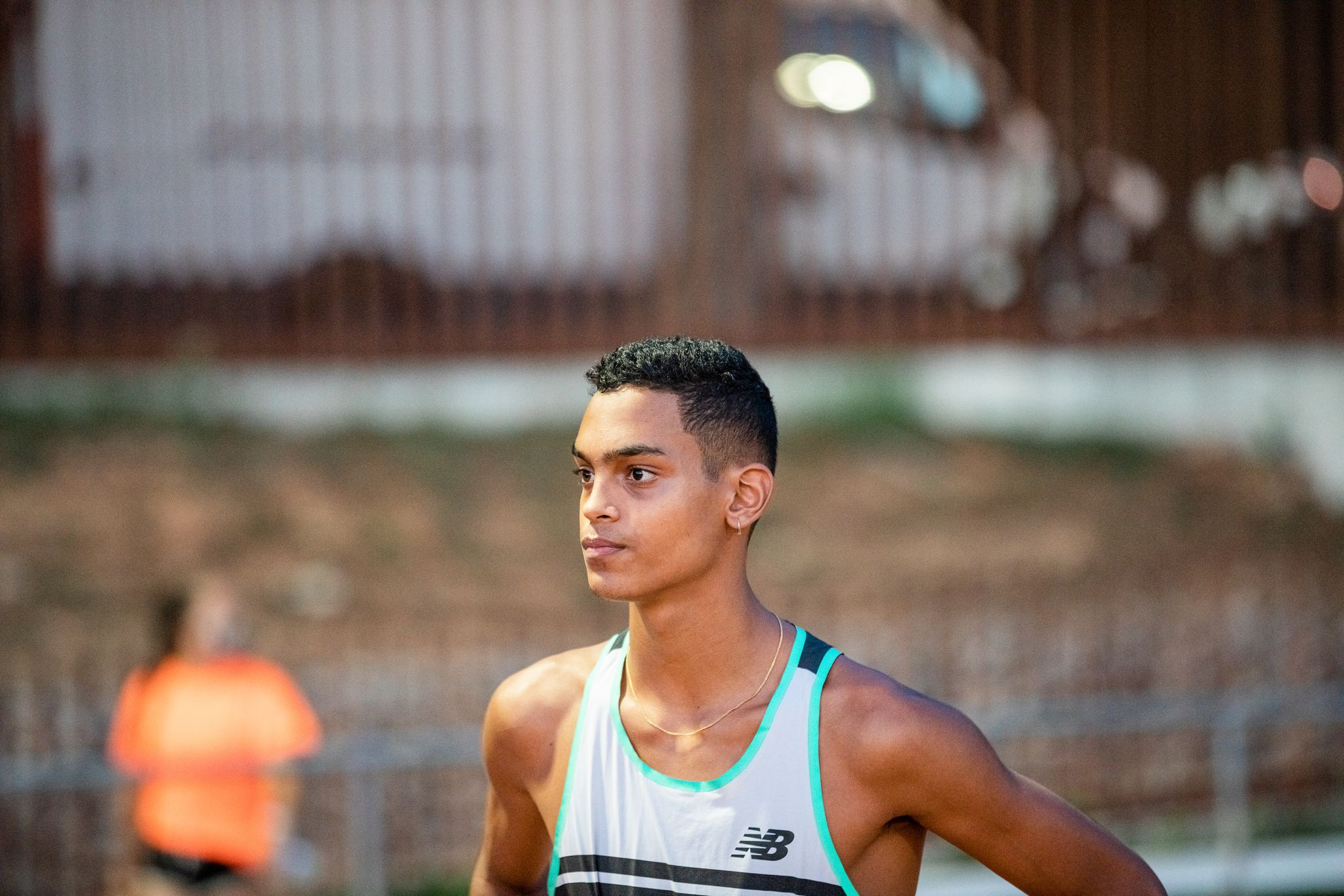 L'atleta cerdanyolenc Eric Guzmán competeix a l'equip New Balance. FOTO: @eriicguzz