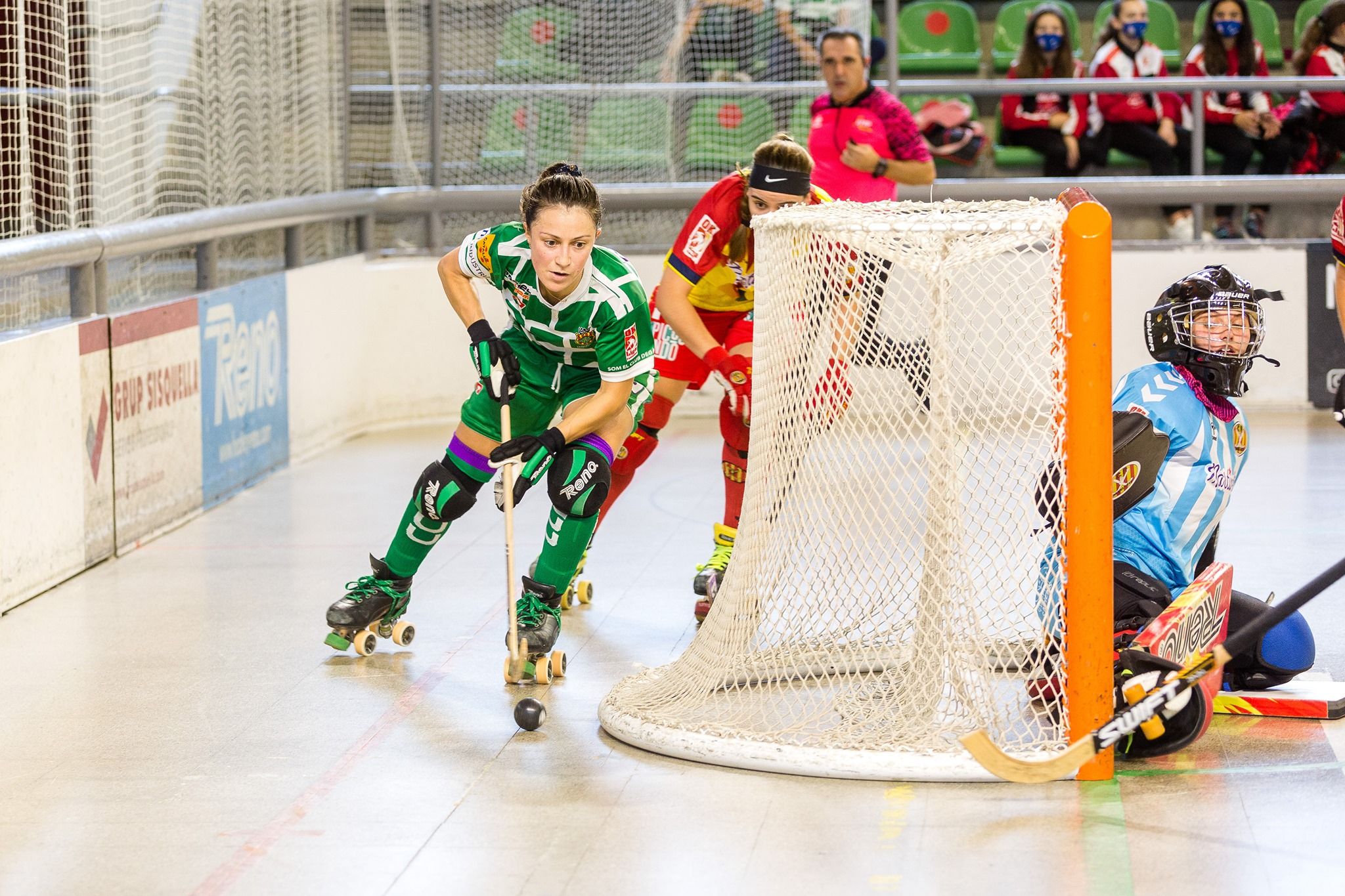 El Cerdanyola Club d'Hoquei organitza la primera Supercopa d'Espanya femenina a Can Xarau i arriba a la final. FOTO: Núria Puentes (Ajuntament de Cerdanyola)