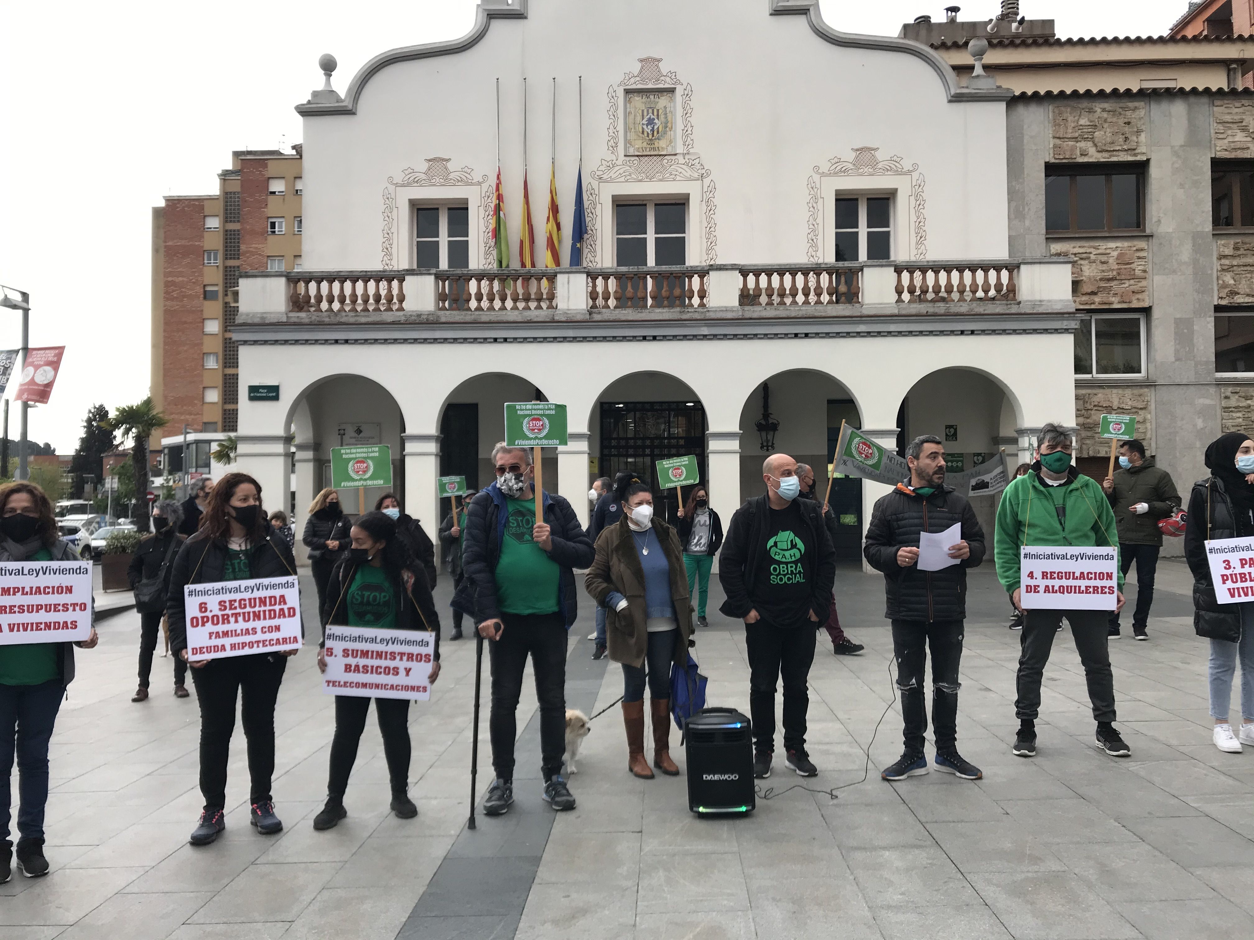 La PAH ha mantingut les seves protestes per demanar solucions per a veïns i veïnes sense habitatge. FOTO: Laura Arias 