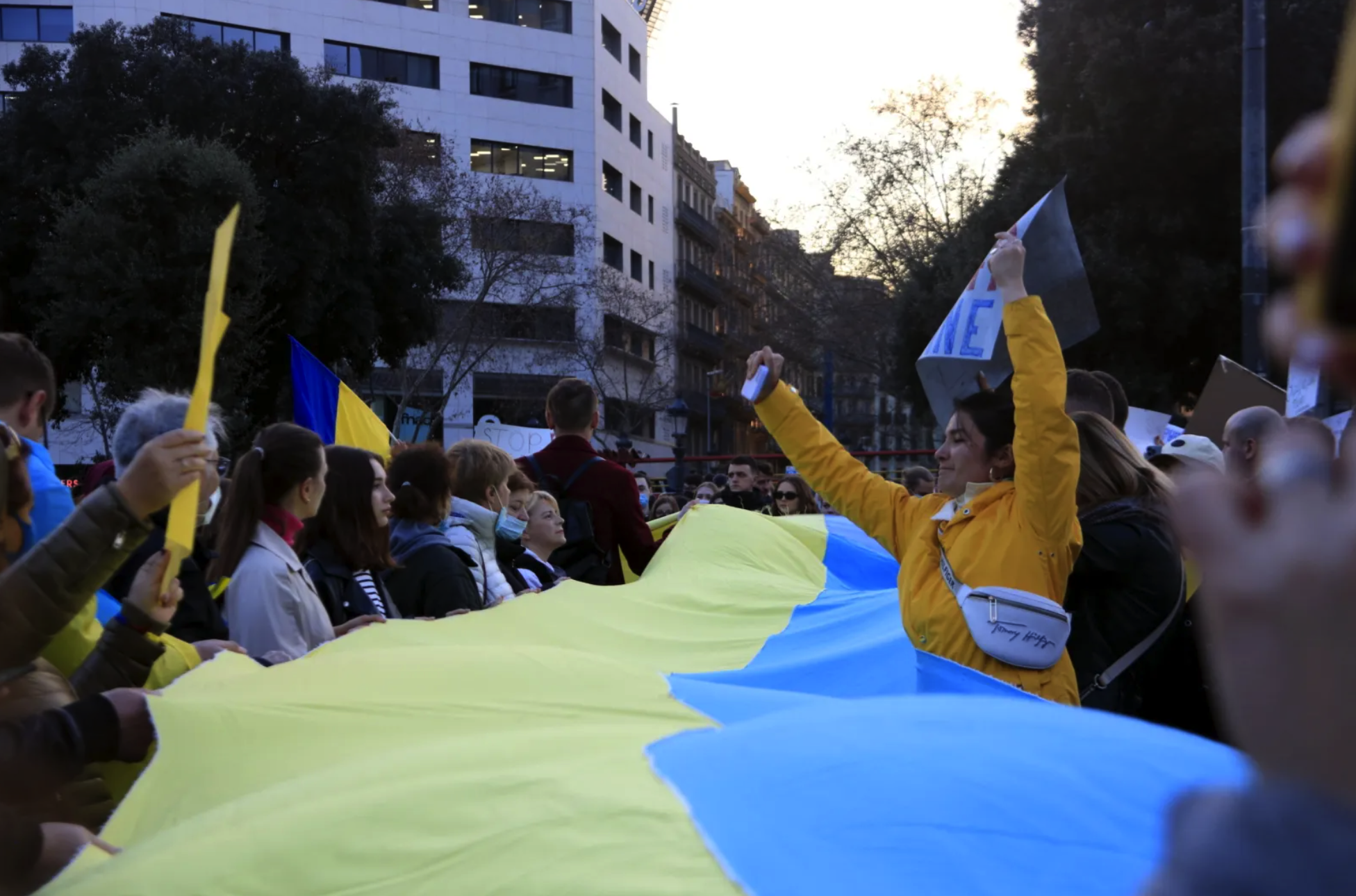 Manifestació contra la guerra a Ucraïna a plaça Catalunya de Barcelona. FOTO: ACN