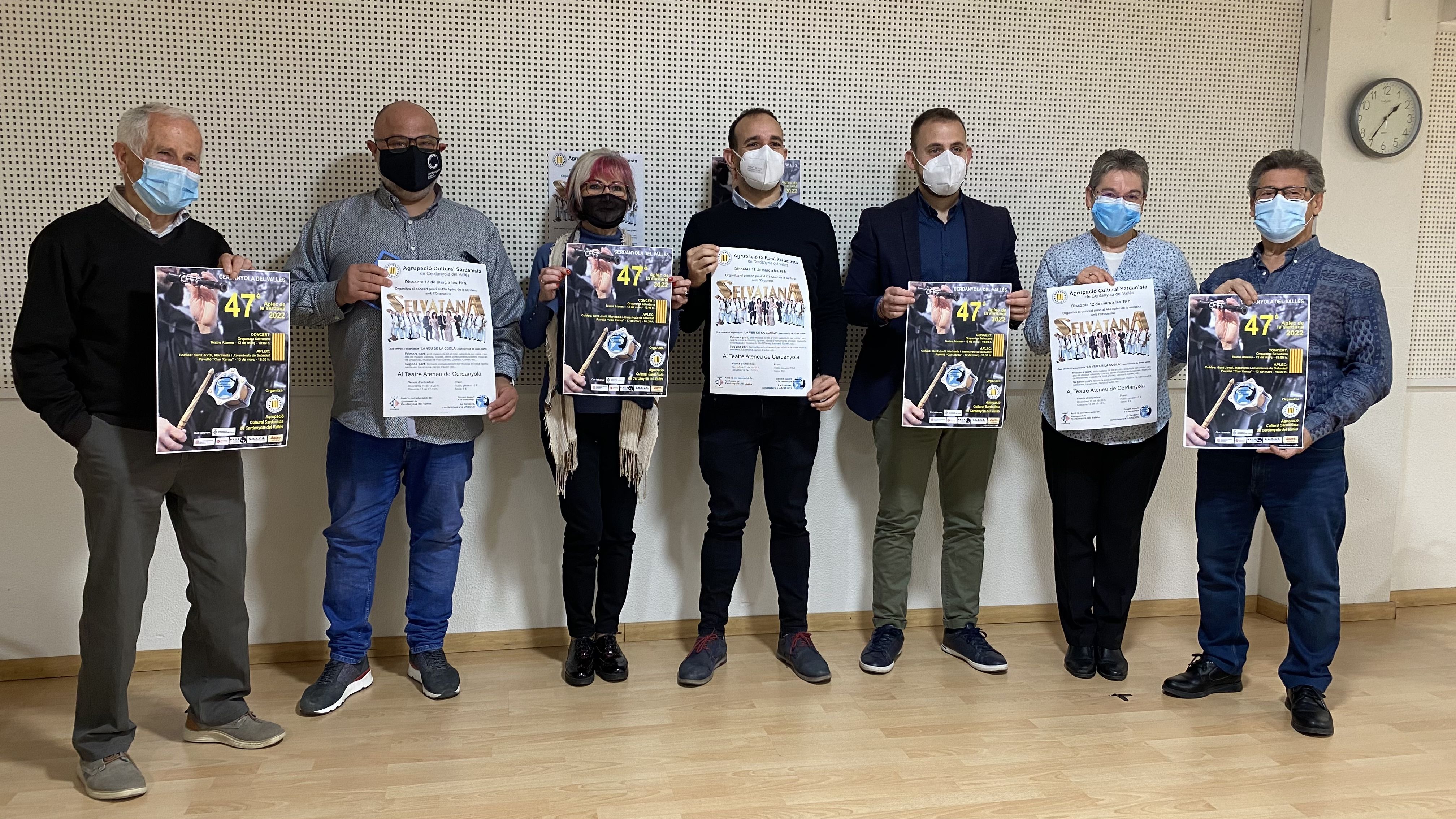 El regidor de cultura, l'alcalde i representants de l'agrupació sardanista durant la presentació del 47è Aplec. FOTO: Mónica García Moreno El regidor de cultura, l'alcalde i representants de l'agrupació sardanista durant la presentació del 47è Aplec. FOTO: Mónica García Moreno