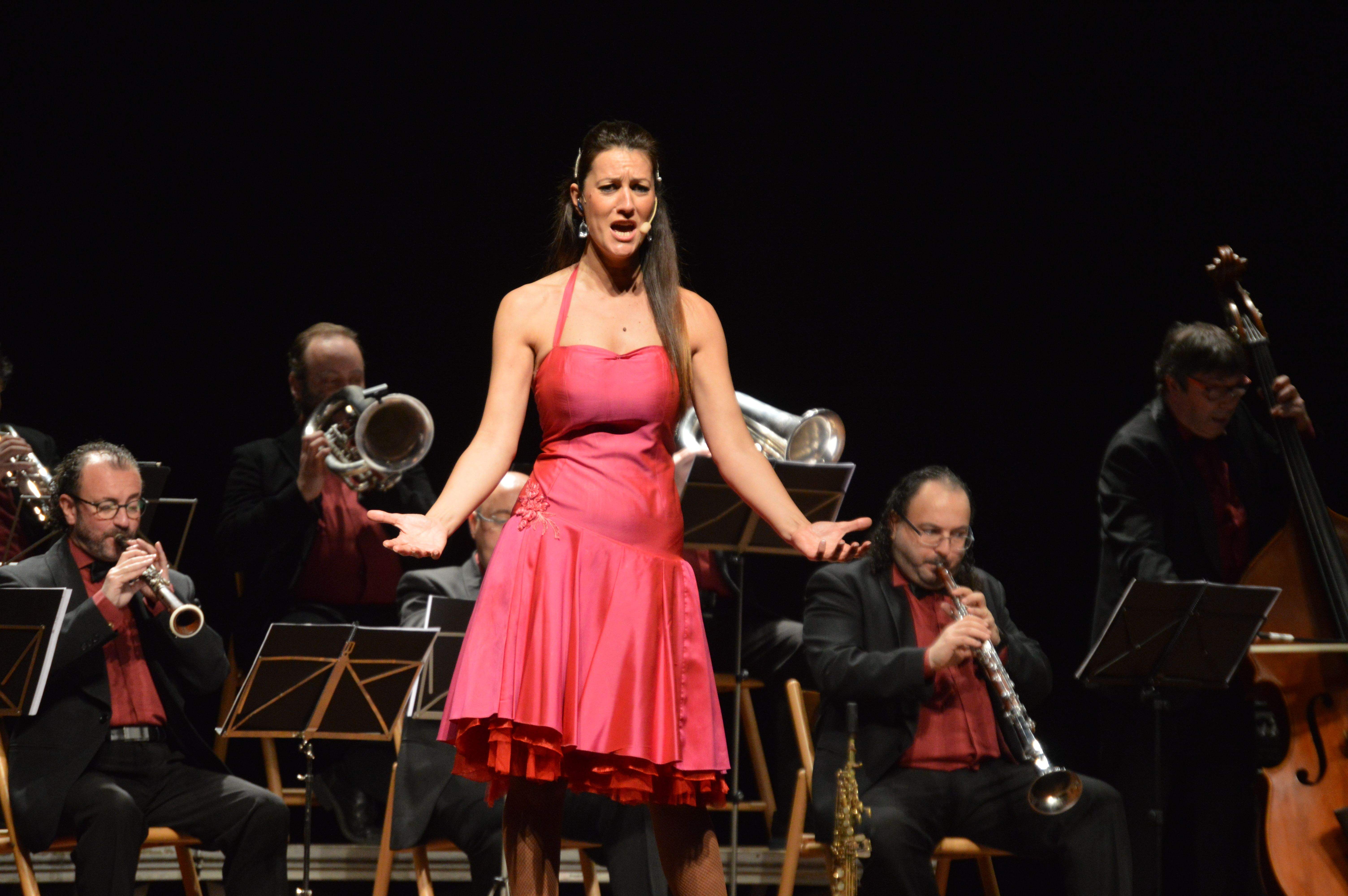 L'Orquestra Selvatana actuant al Teatre Ateneu en el 47è Aplec Sardanista. FOTO: Nora Muñoz Otero