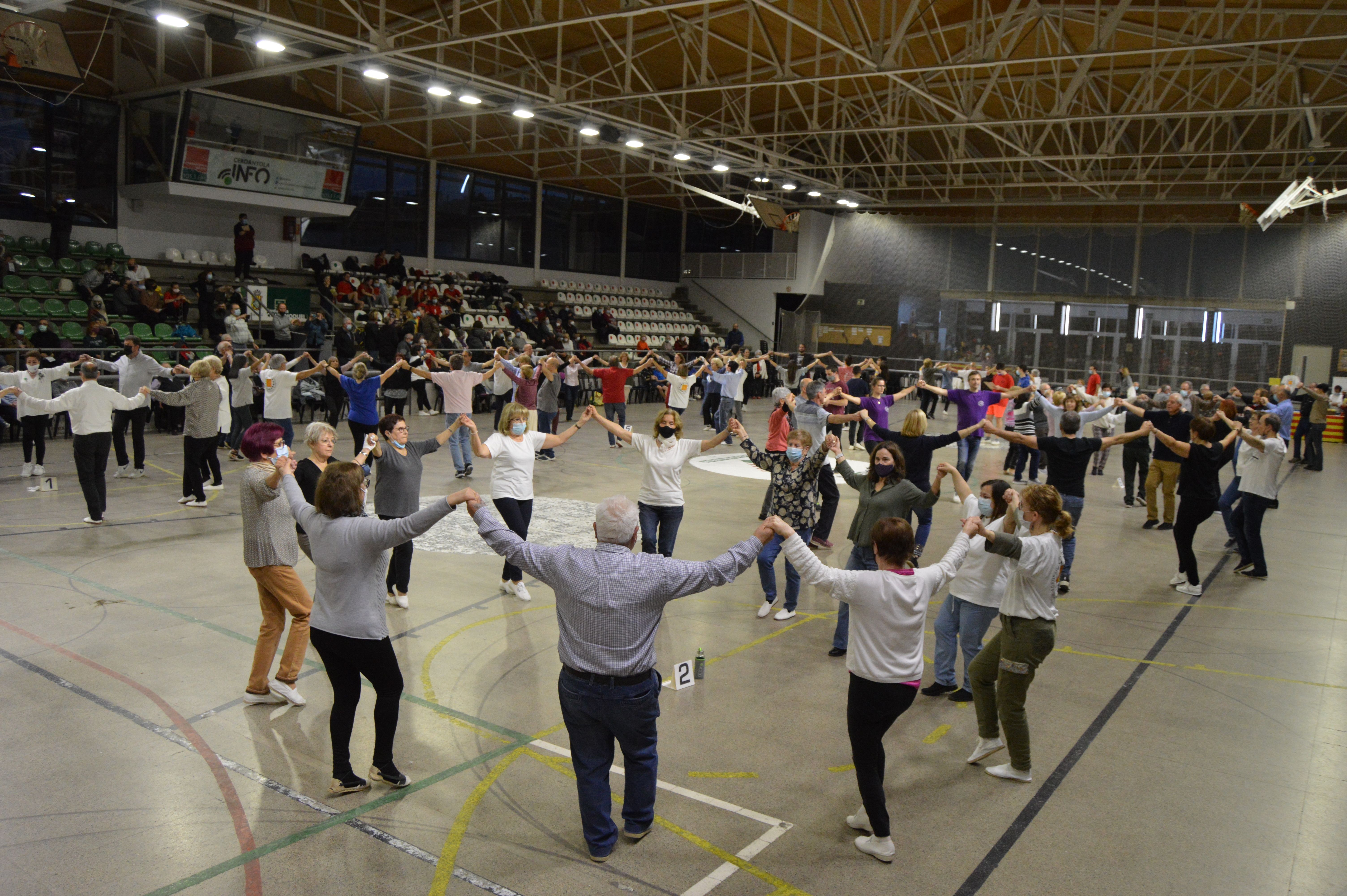 L'Aplec Sardanista al pavelló de Can Xarau en la seva 47a edició. FOTO: Nora Muñoz Otero