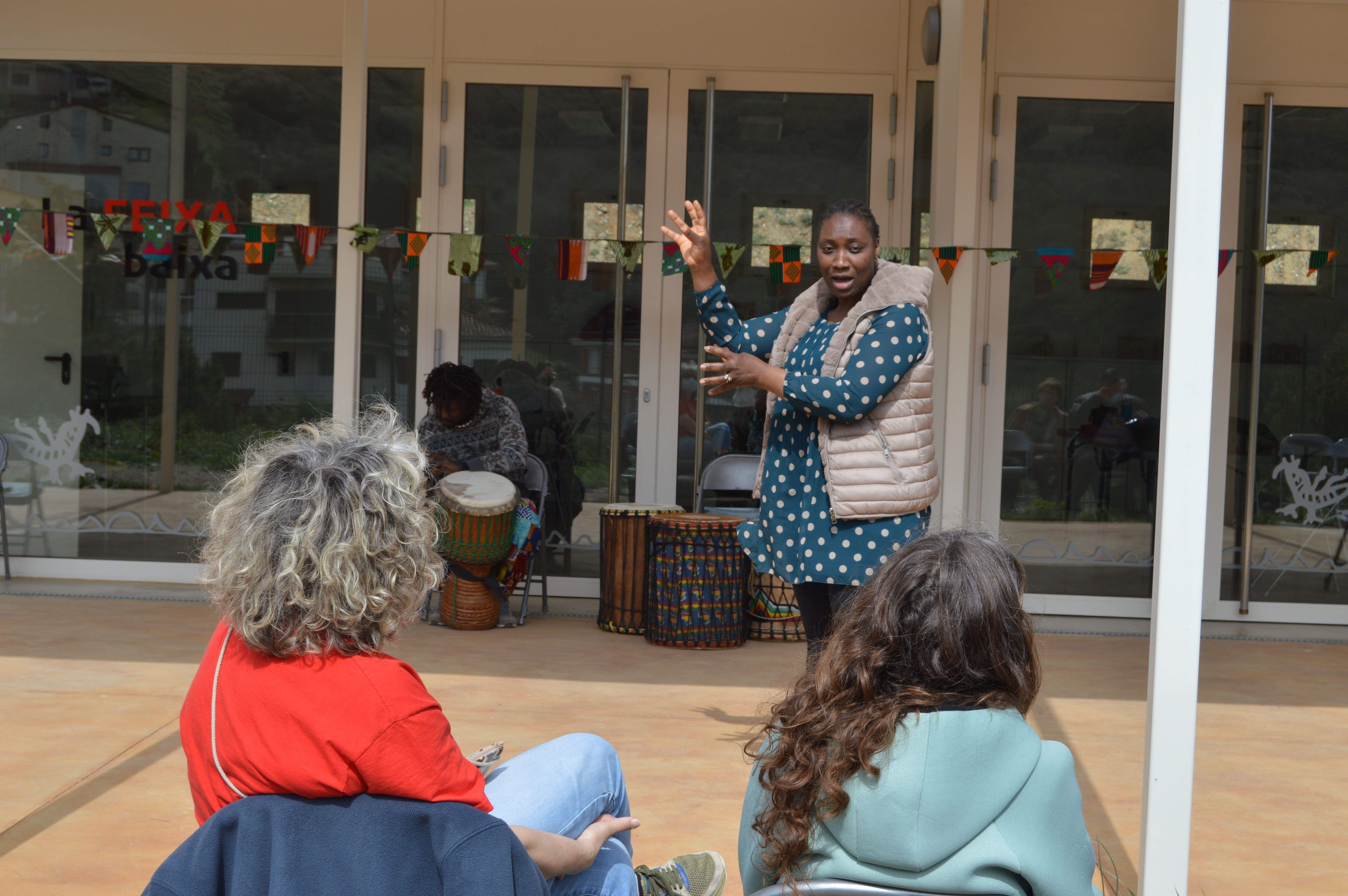 Xerrada sobre de les dones al Senegal i Costa d'Ivori. FOTO: Nora Muñoz Otero