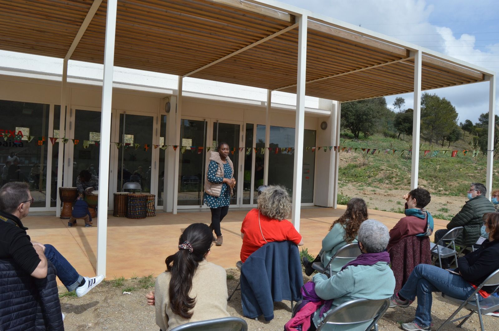 La Mariama, presidenta de l'associació de dones africanes de Sadadell en una conferència a Ca n'Oliver. FOTO: Nora Muñoz Otero La Mariama, presidenta de l'associació de dones africanes de Sadadell en una conferència a Ca n'Oliver. FOTO: Nora Muñoz Otero
