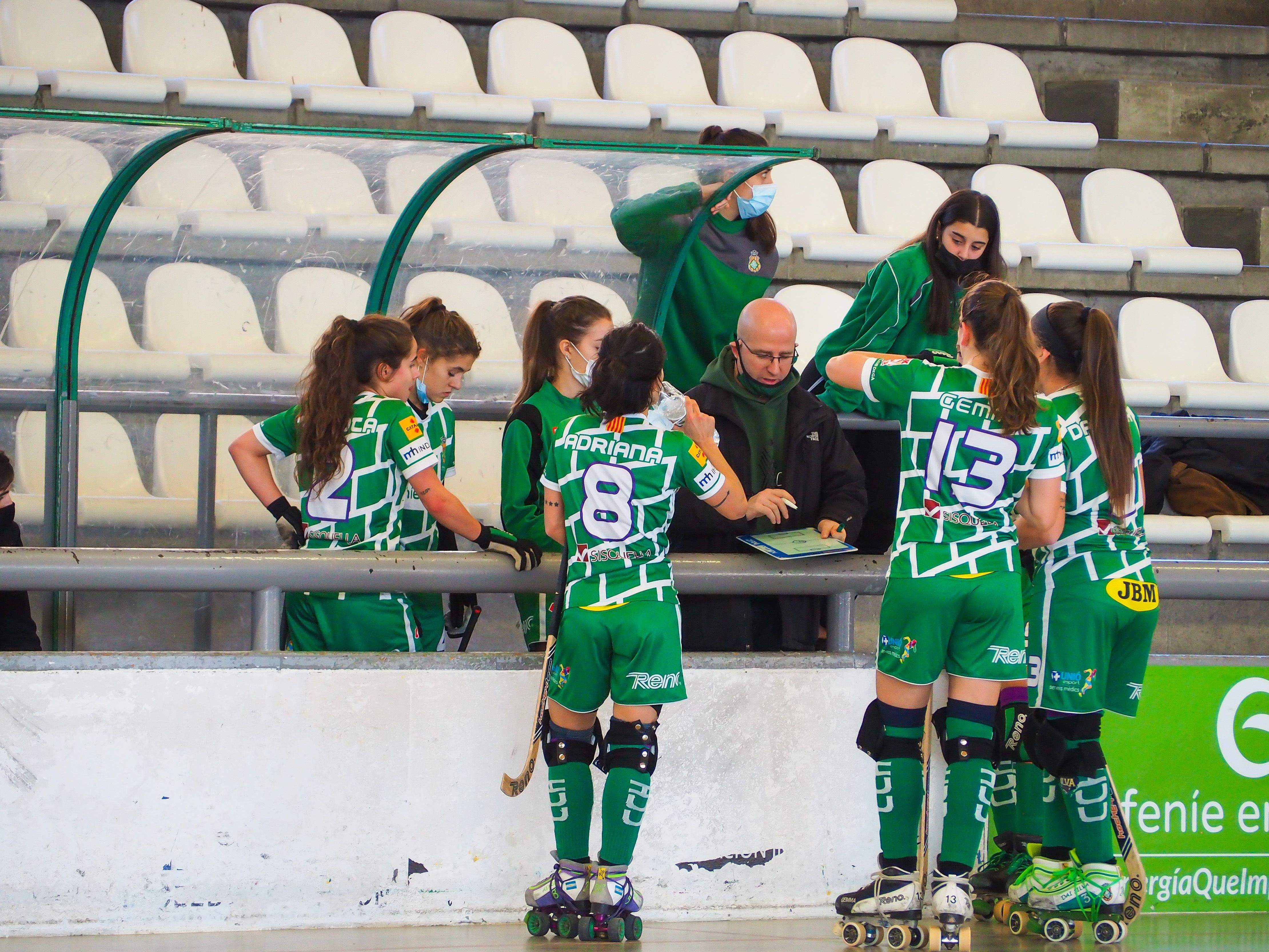 Dani Setién en un temps mort d’un partit d’Ok Liga. FOTO: Mónica GM Dani Setién en un temps mort d’un partit d’Ok Liga. FOTO: Mónica GM