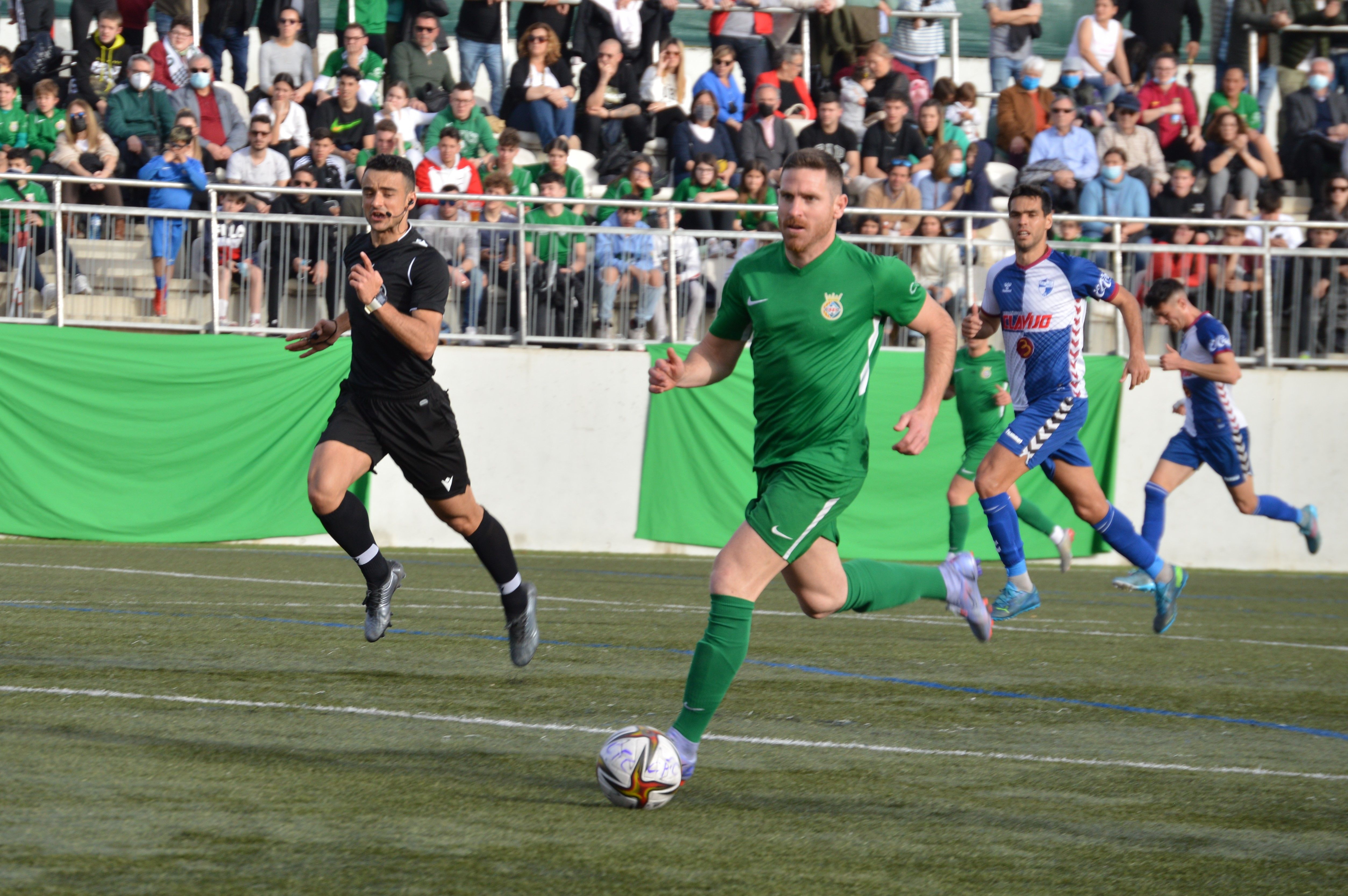 Nils Puchades en el Cerdanyola Futbol Club versus CD Ebro. FOTO: Nora Muñoz Otero Nils Puchades en el Cerdanyola Futbol Club versus CD Ebro. FOTO: Nora Muñoz Otero