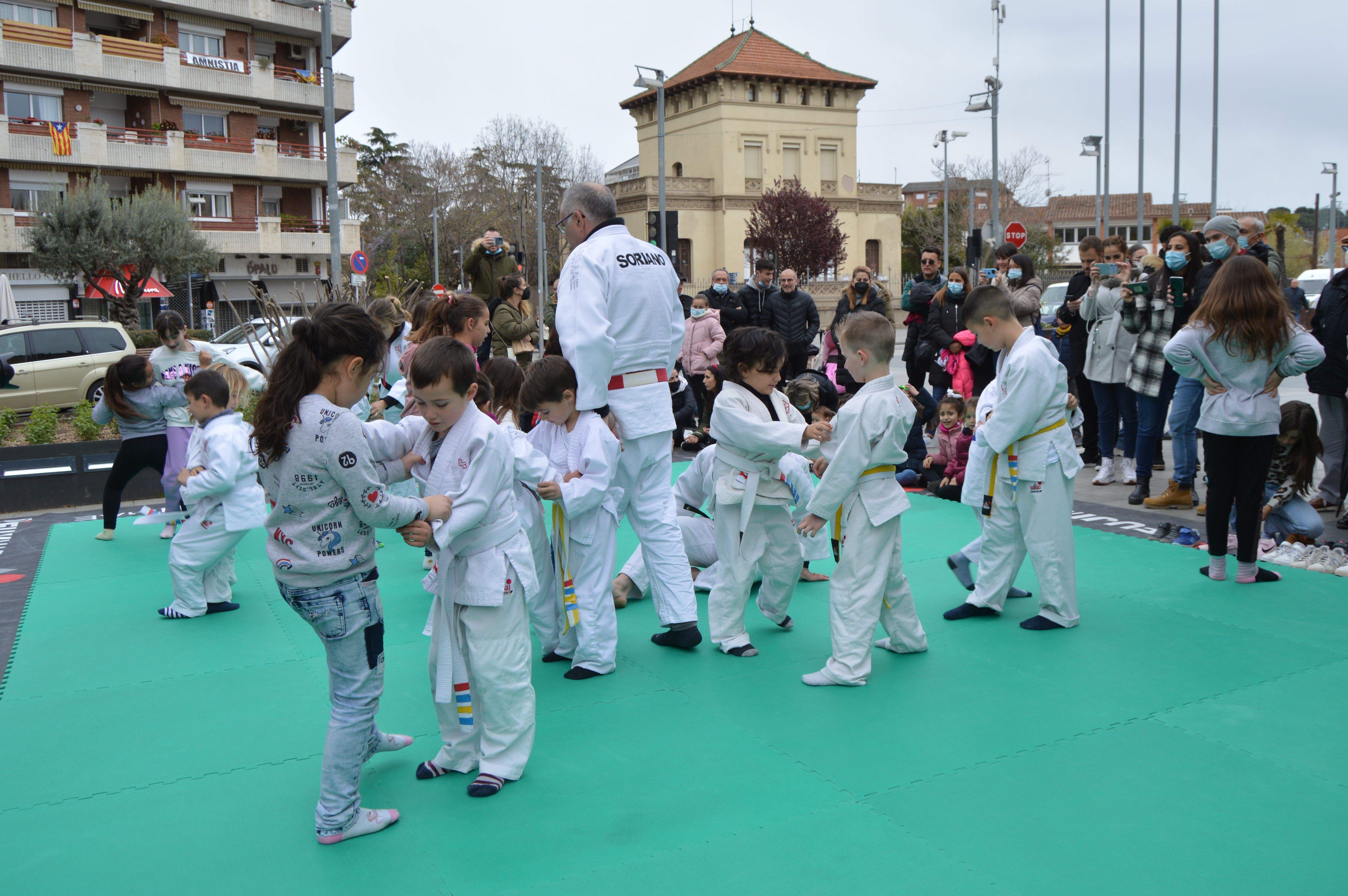 Exhibició de judo en la commemoració del Dia Mundial de l'Activitat Física. FOTO: Nora Muñoz Otero