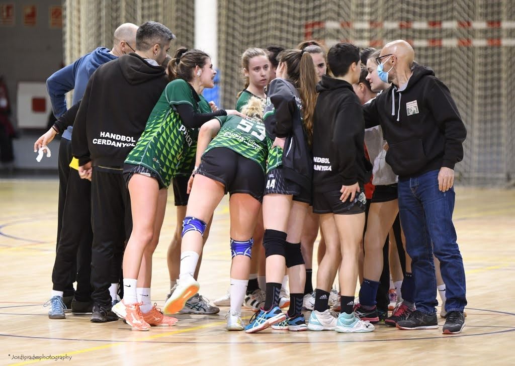 El Club d'Handbol Cerdanyola a Guiera. FOTO: Jordi Prades