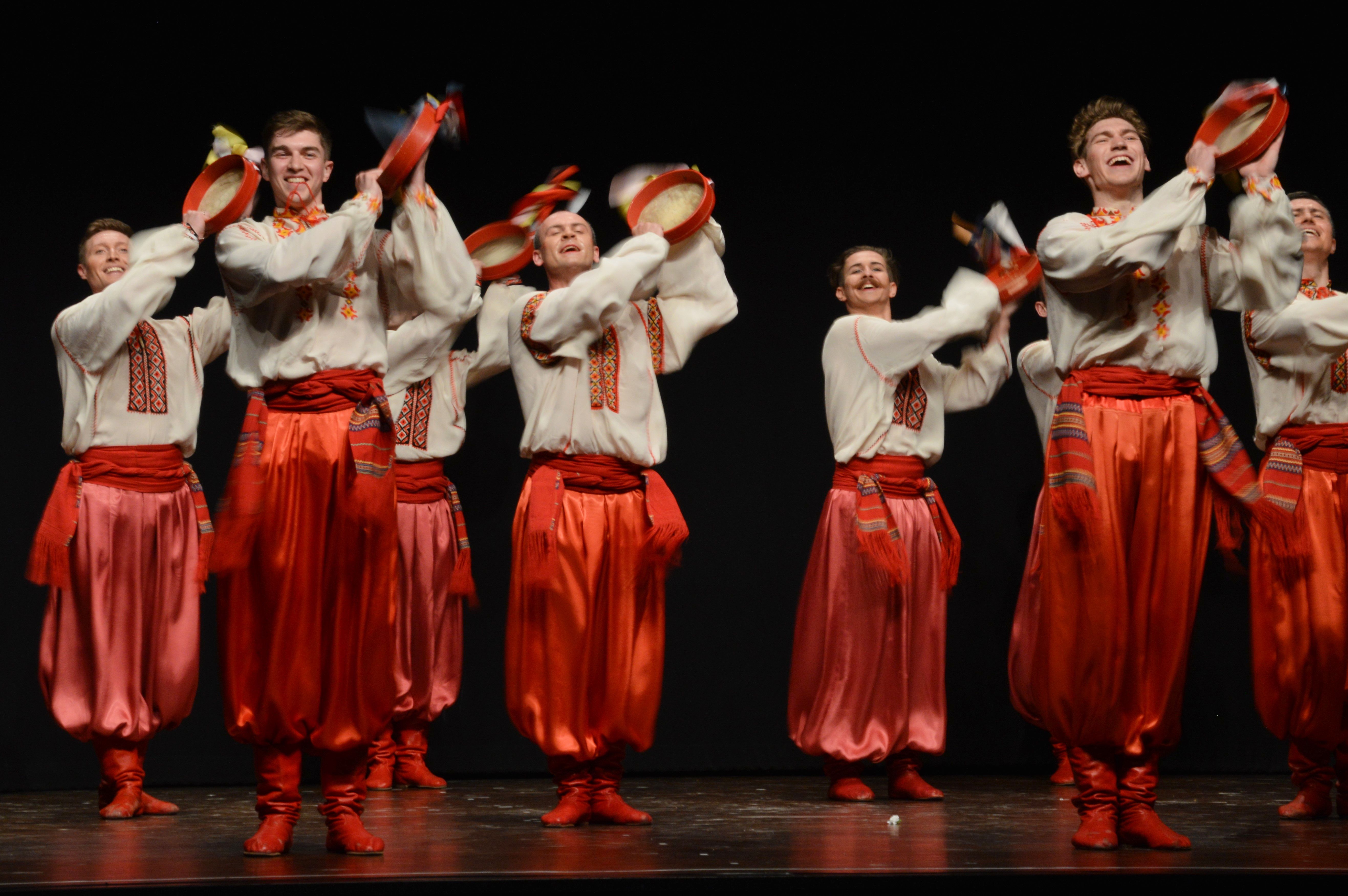 Espectacle de dansa ucraïnesa a l'Ateneu. FOTO. Nora Muñoz Otero