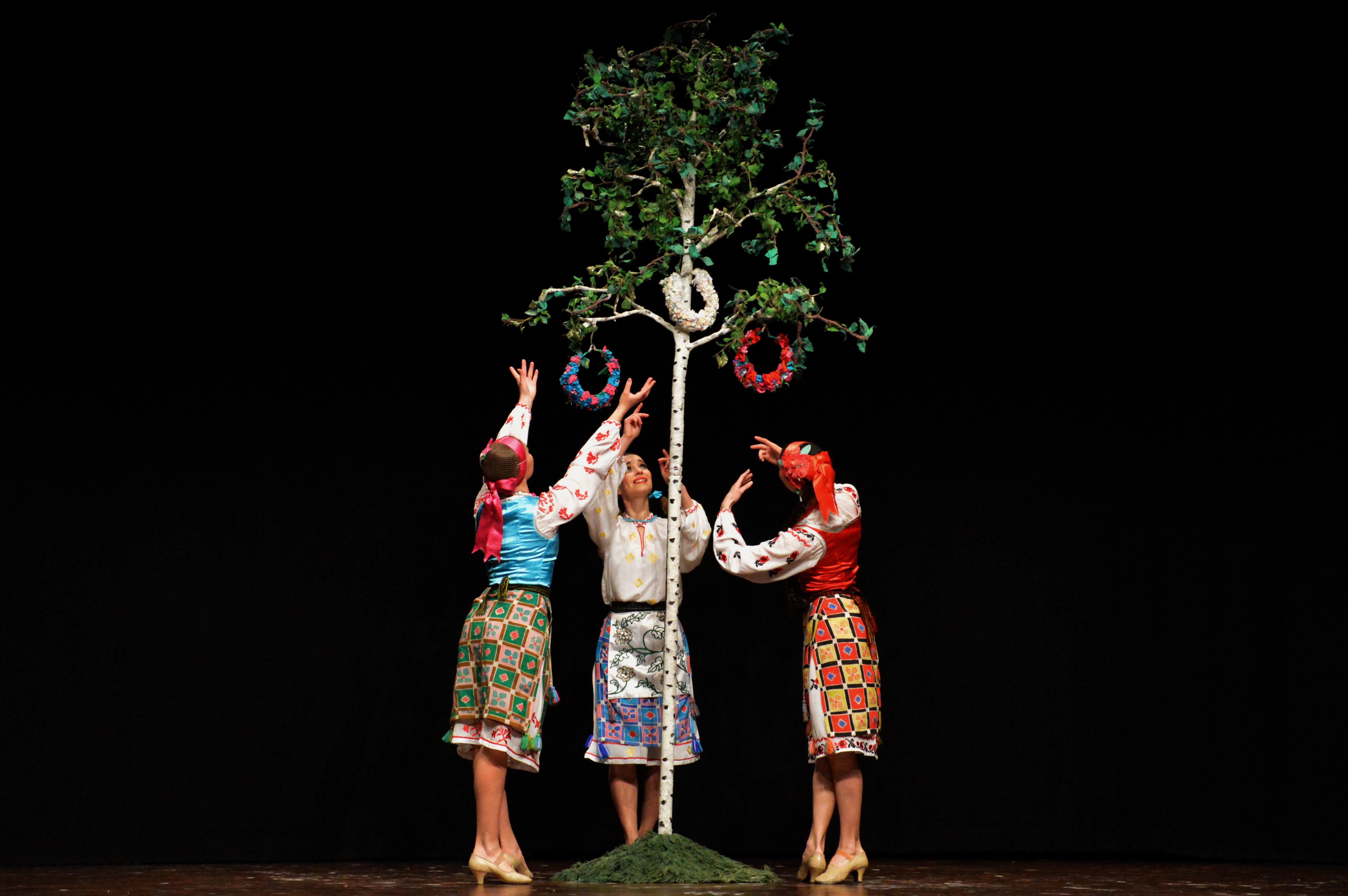 Espectacle de dansa ucraïnesa a l'Ateneu. FOTO. Nora Muñoz Otero