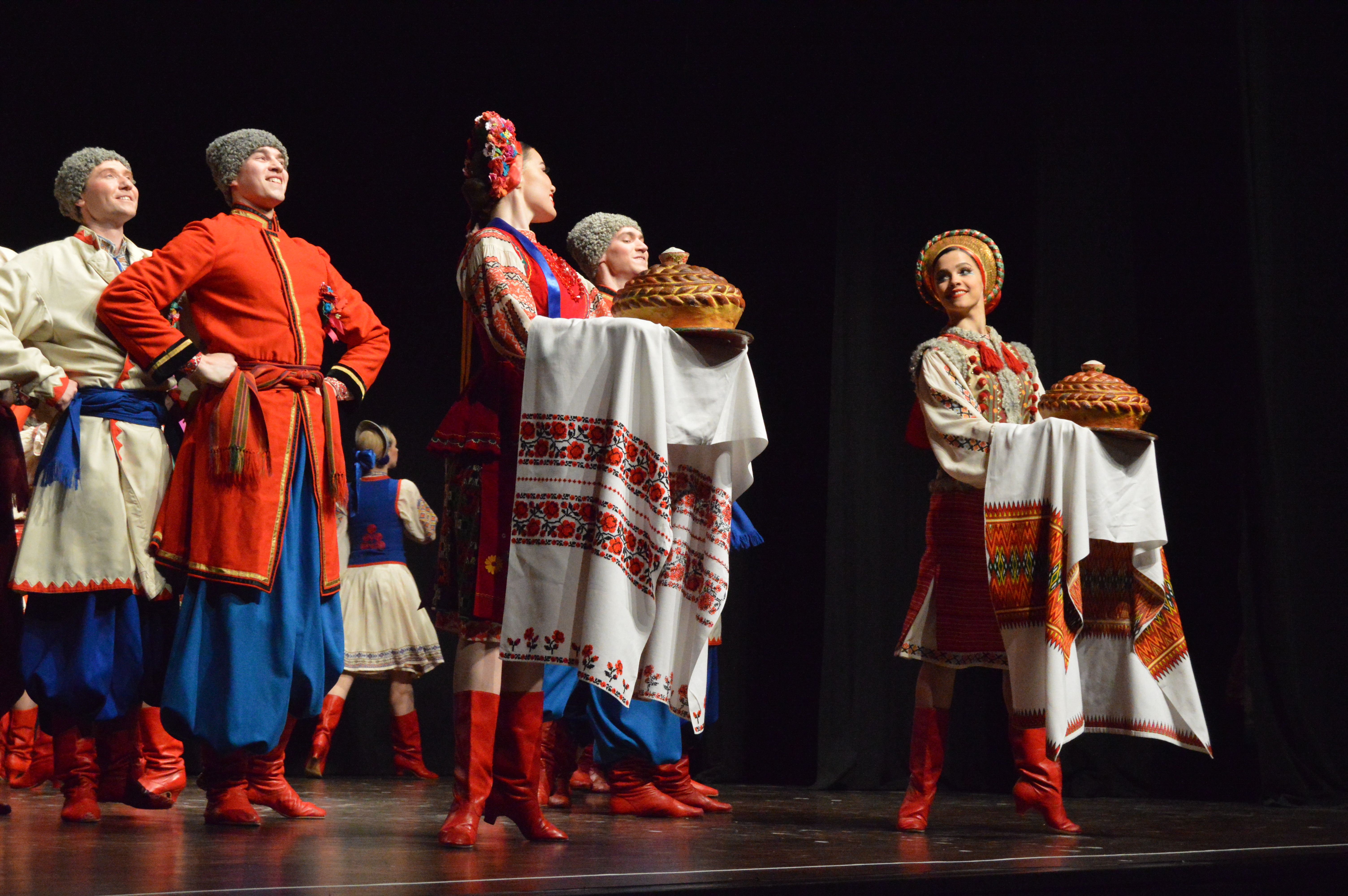 Espectacle de dansa ucraïnesa a l'Ateneu. FOTO. Nora Muñoz Otero