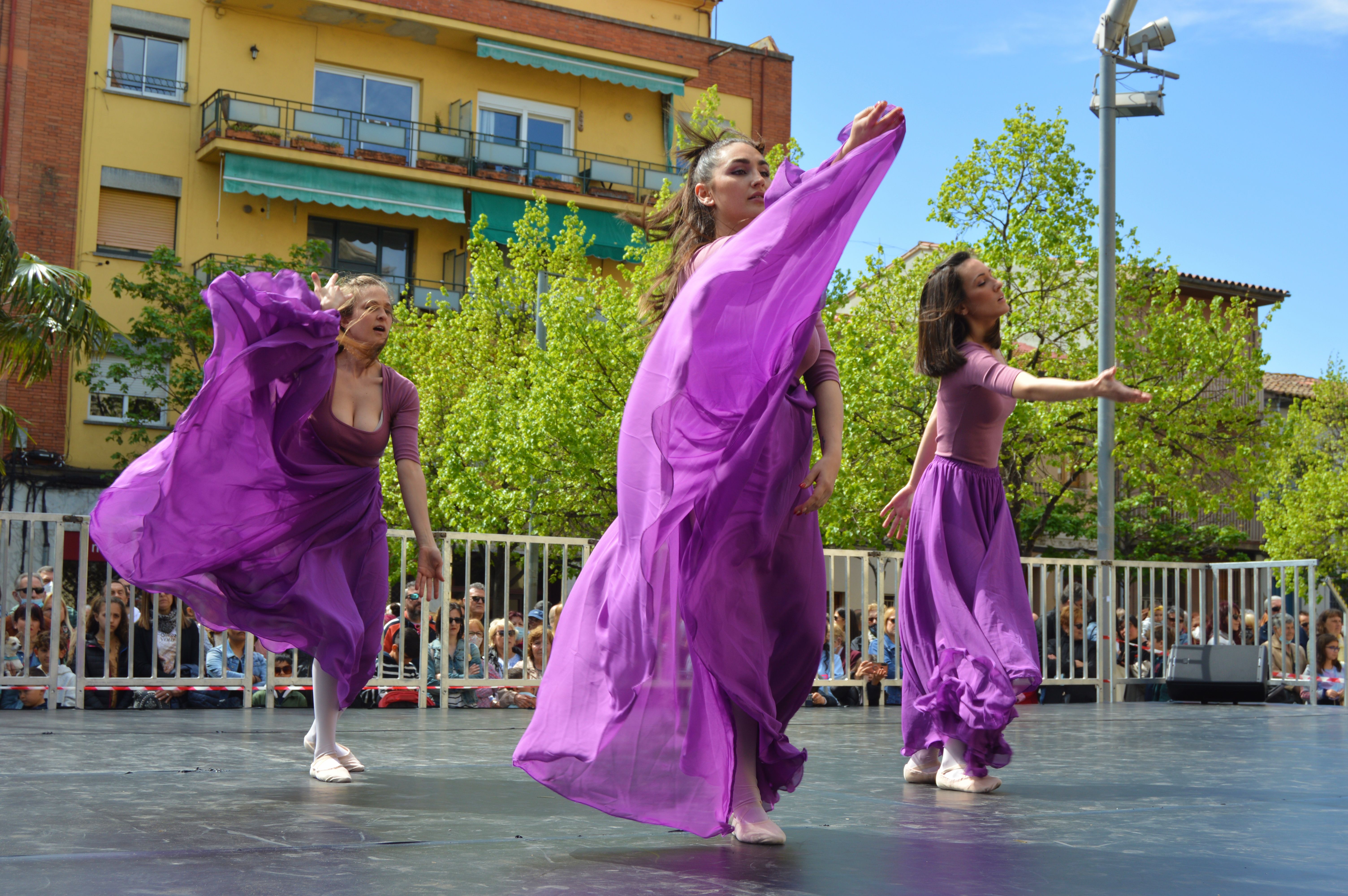 Escola de Dansa Oriental a la mostra d'escoles de dansa de Cerdanyola. FOTO: Nora Muñoz Otero