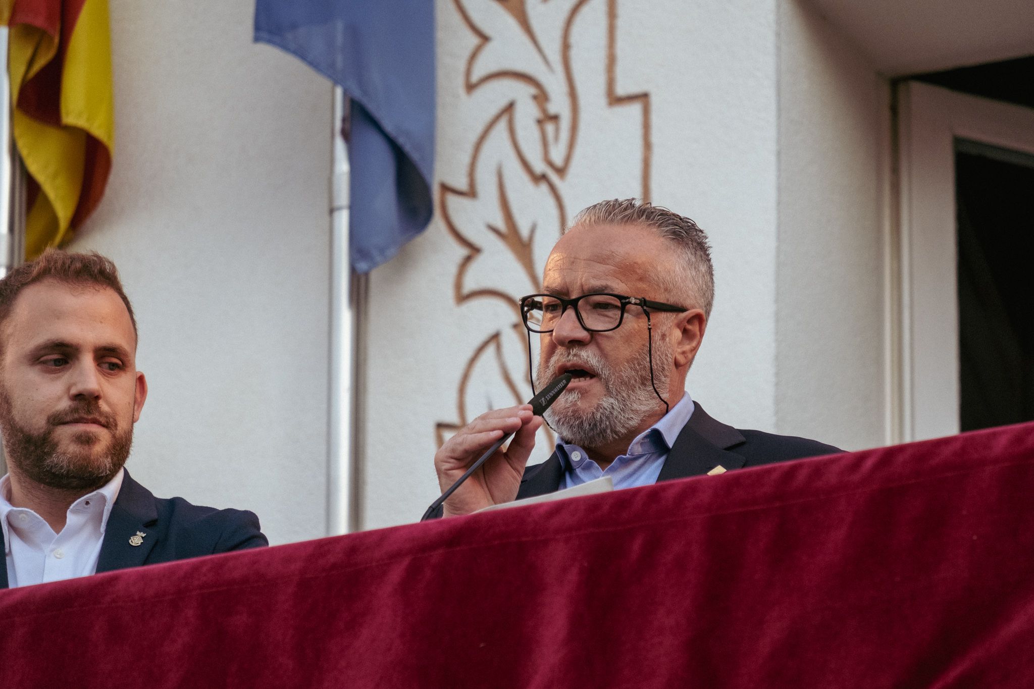 Antonio González, president de la Casa de Andalucía, fa el pregó de Festa Major. FOTO: Ale Gómez