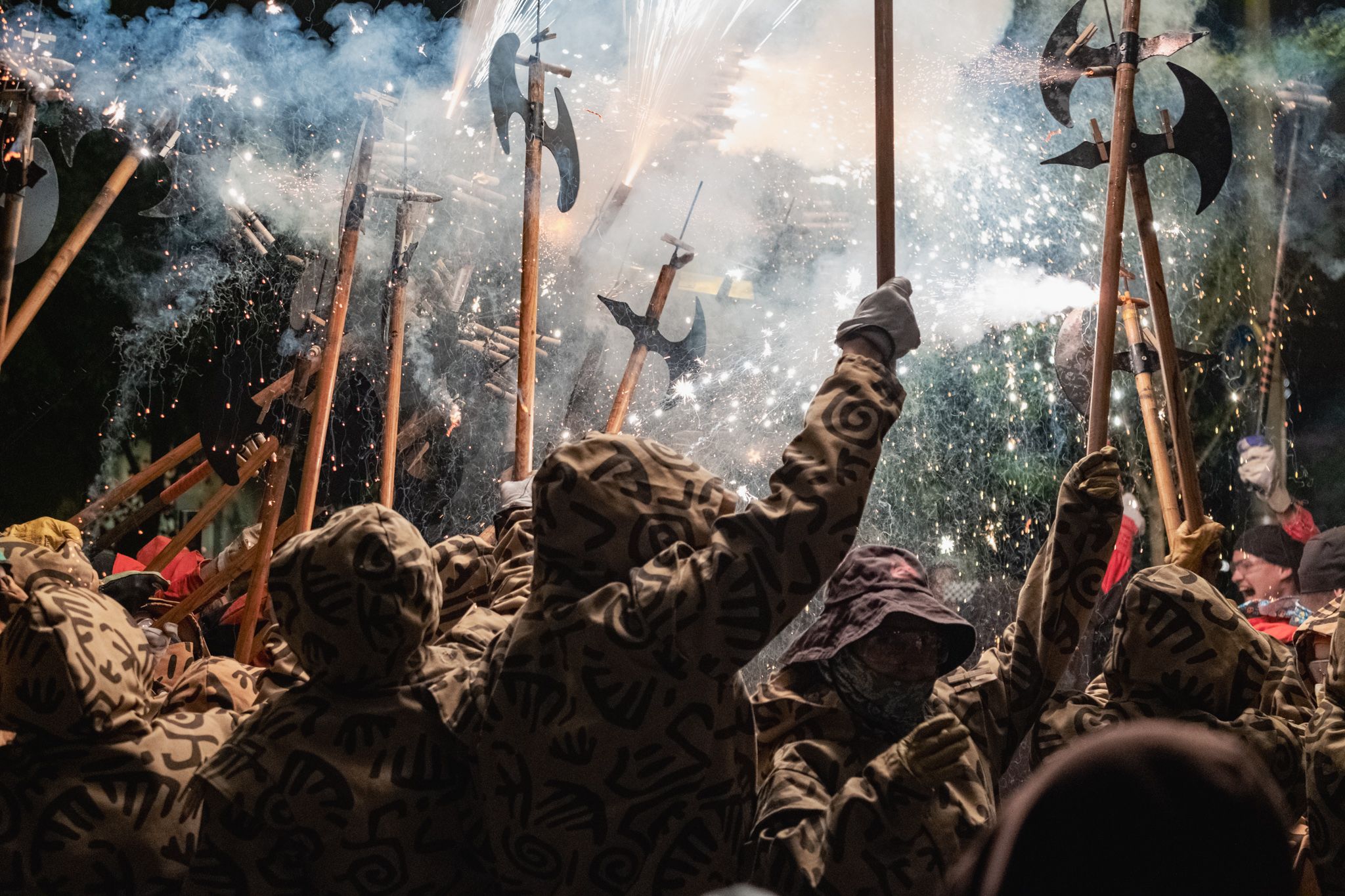 Correfoc dels Joves Diables durant la Festa Major del Roser de Maig 2022. FOTO: Ale Gómez