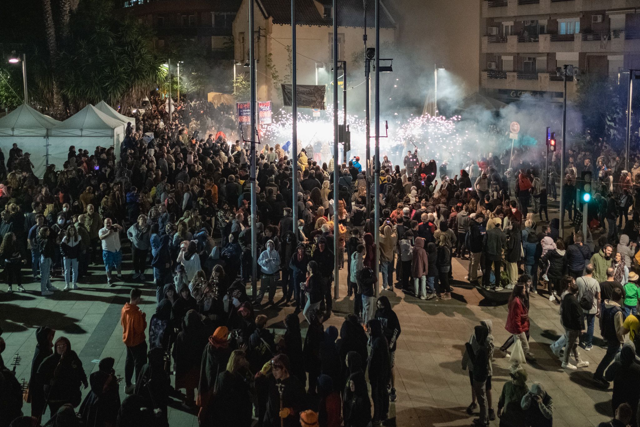 Correfoc dels Joves Diables durant la Festa Major del Roser de Maig 2022. FOTO: Ale Gómez