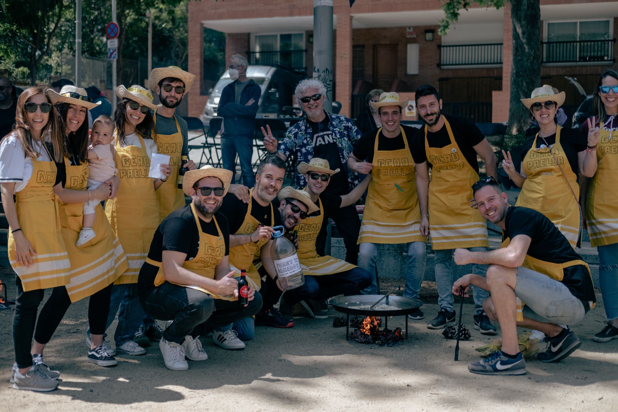 Matí de cultura popular i paellada al Roser de Maig. FOTO: Ale Gómez