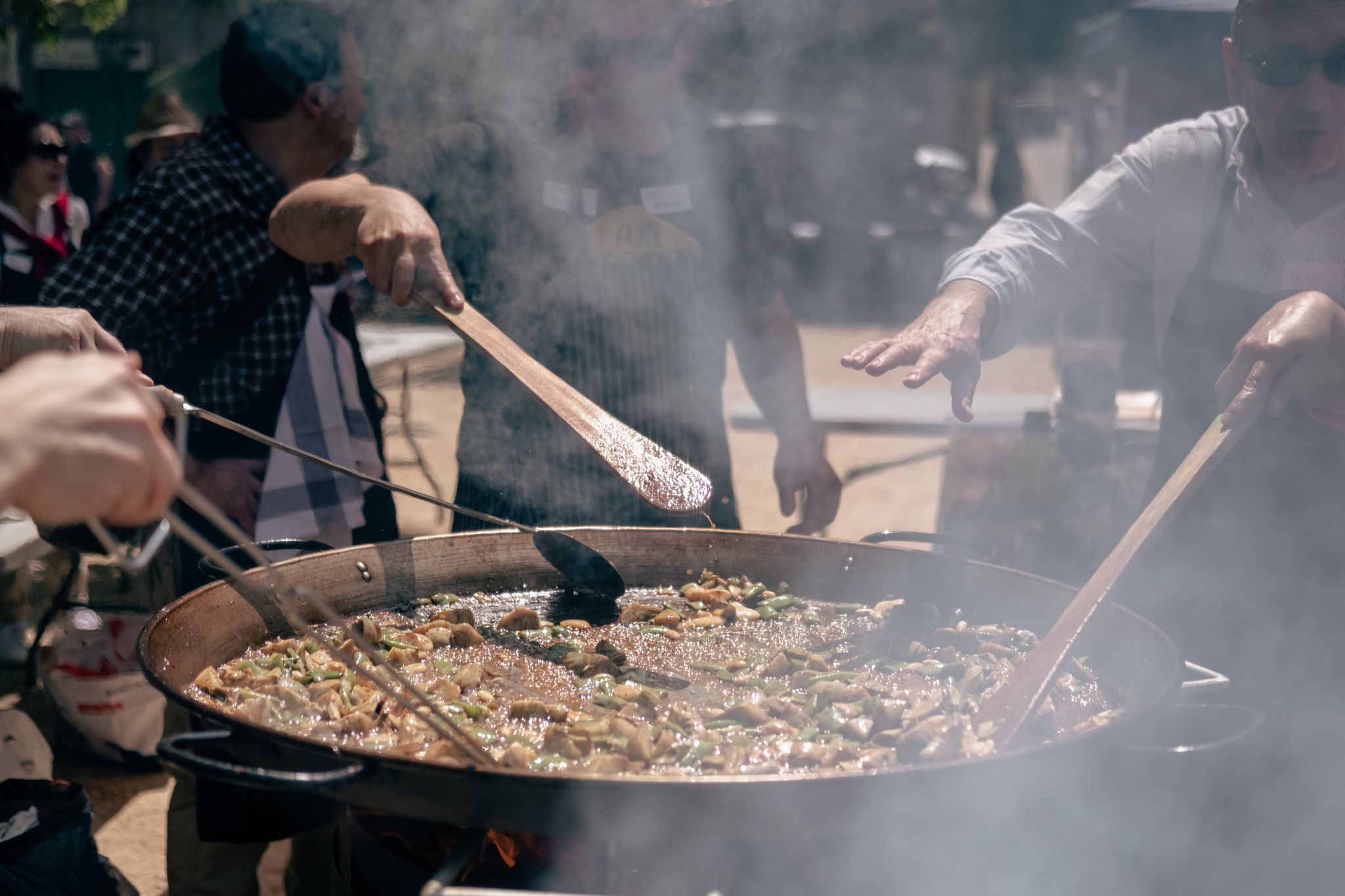 Matí de cultura popular i paellada al Roser de Maig. FOTO: Ale Gómez