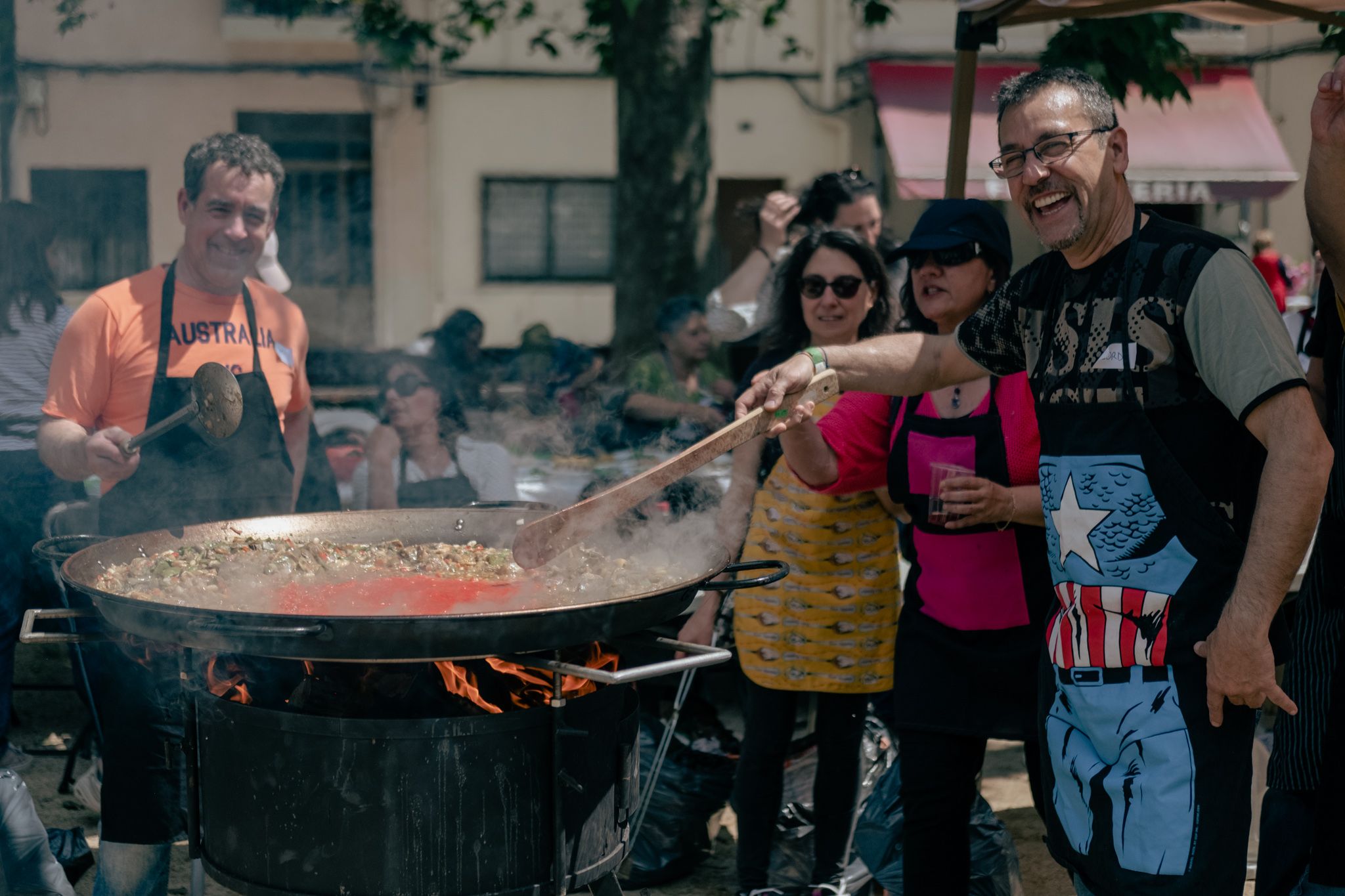 Matí de cultura popular i paellada al Roser de Maig. FOTO: Ale Gómez