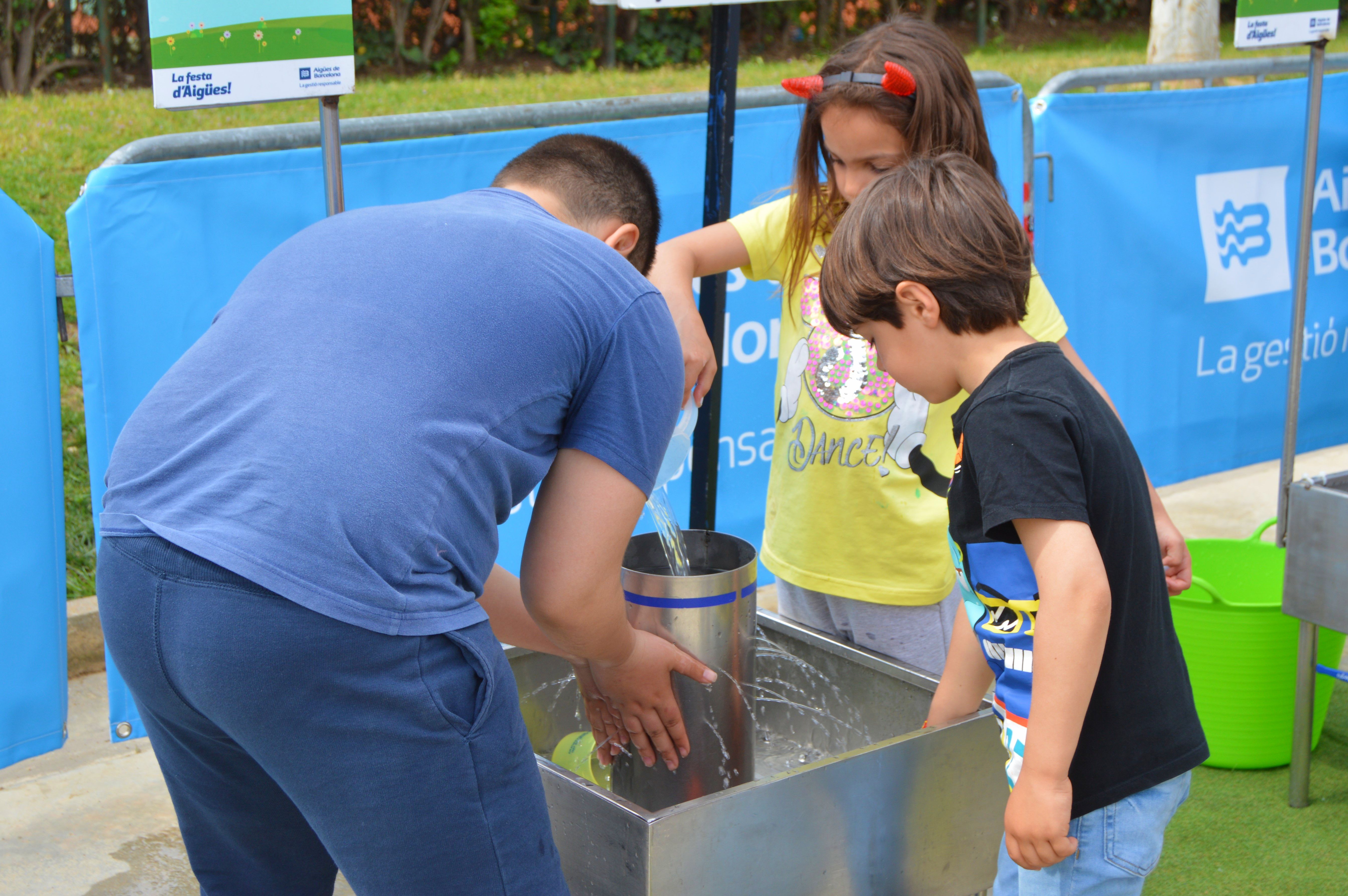 Infants, mares i avis participen en les activitats de la Festa Major Infantil al Parc Xarau. FOTO: Nora Muñoz Otero