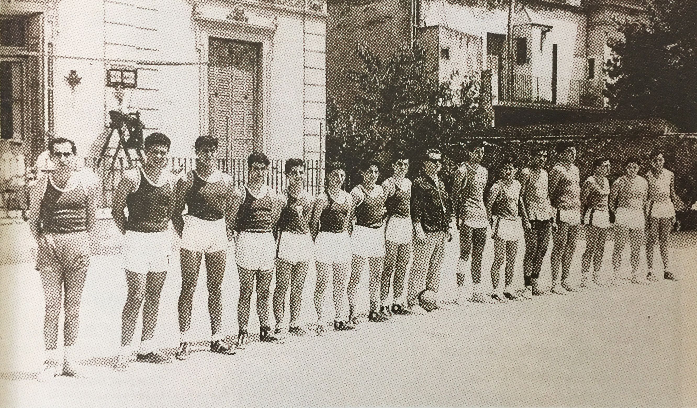 Equip de Basquet al Col.legi Virio, anys 60 (TOT Cerdanyola, 316) - Foto: Escursell