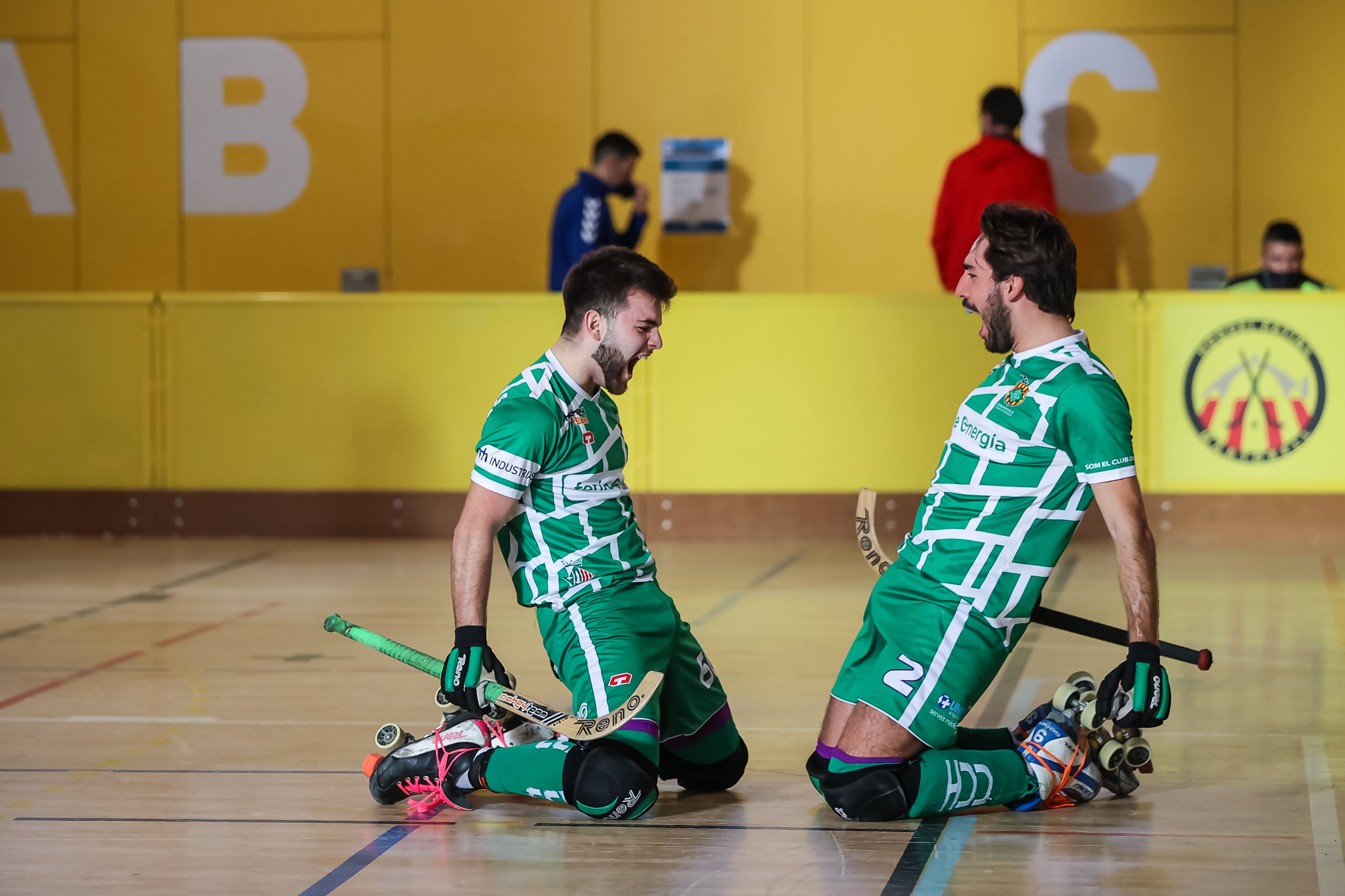 Arnau Gangonells i Víctor Bonilla celebren un gol. FOTO: Svetlana Akimova