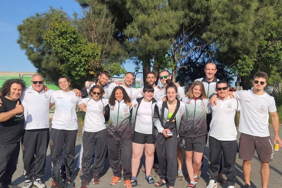 Els equips del Cerdanyola Judo Vallès a la segona jornada de la lliga a Madrid. FOTO: Cedida