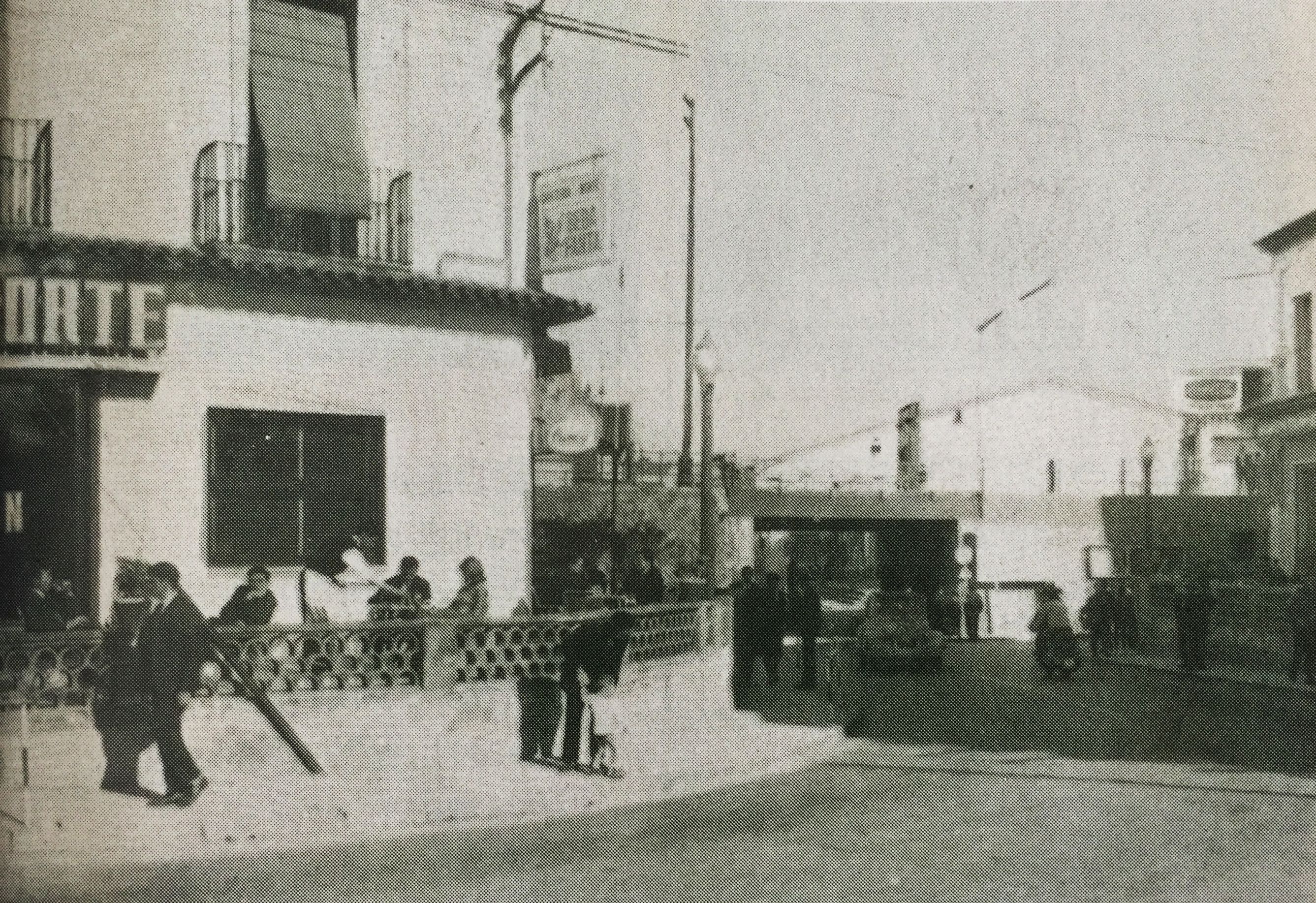 Estació de tren i Av. Catalunya als anys 50. (TOT Cerdanyola, 445). FOTO: Cedida per Joan Mimó Pique
