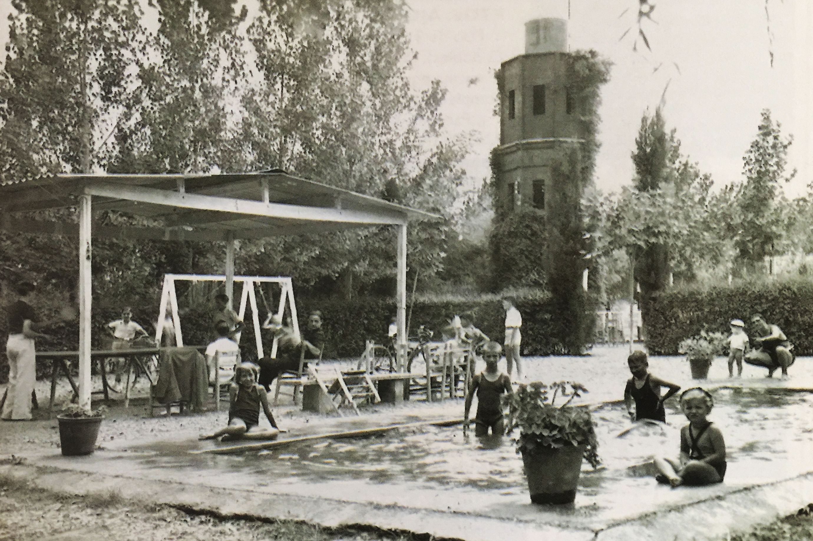 Estiu dels anys 50 al Parc Cordelles (Cedida pel servei de patrimoni de l'Ajuntament de Cerdanyola)