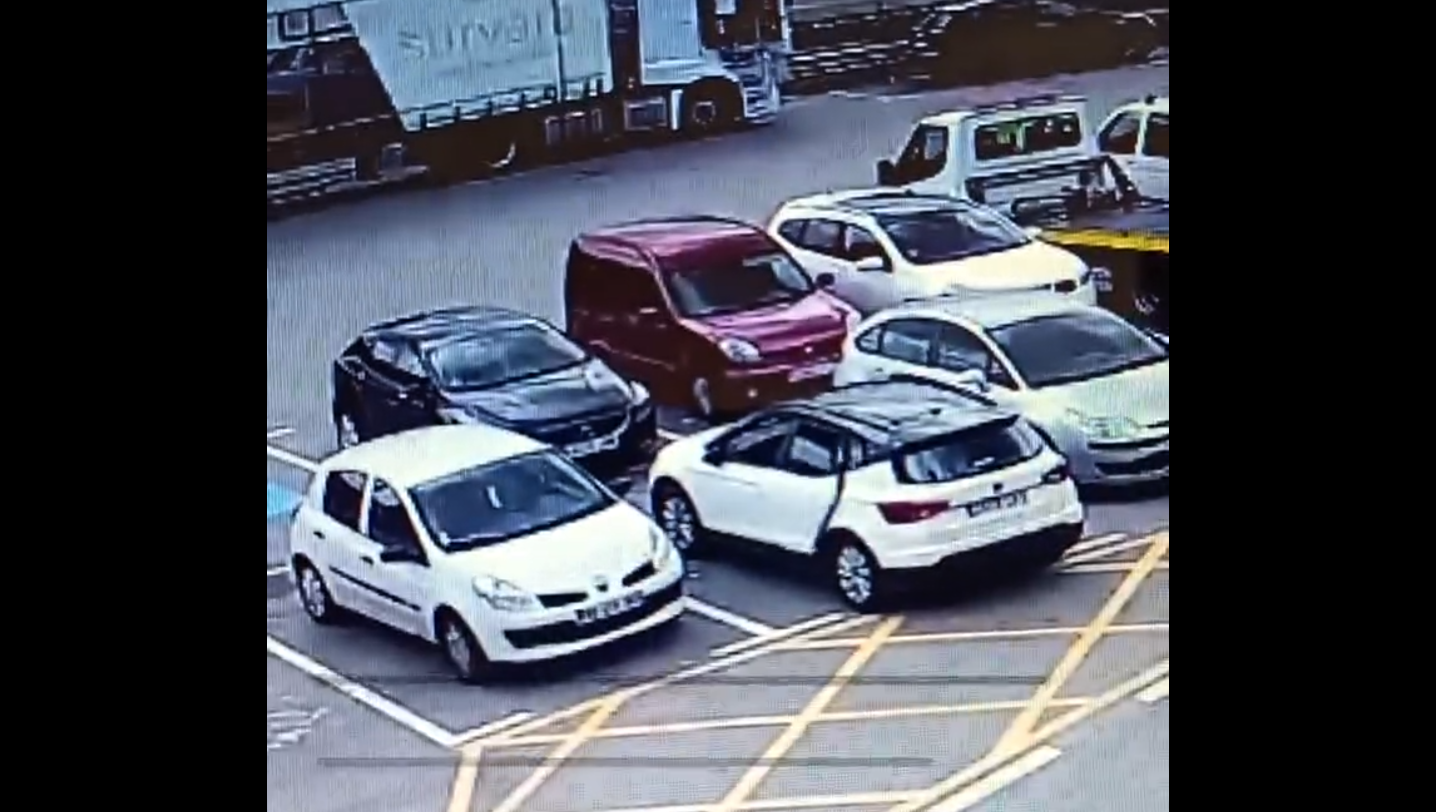 Càmeres de seguretat capten un dels robatoris. FOTO: Mossos d'Esquadra