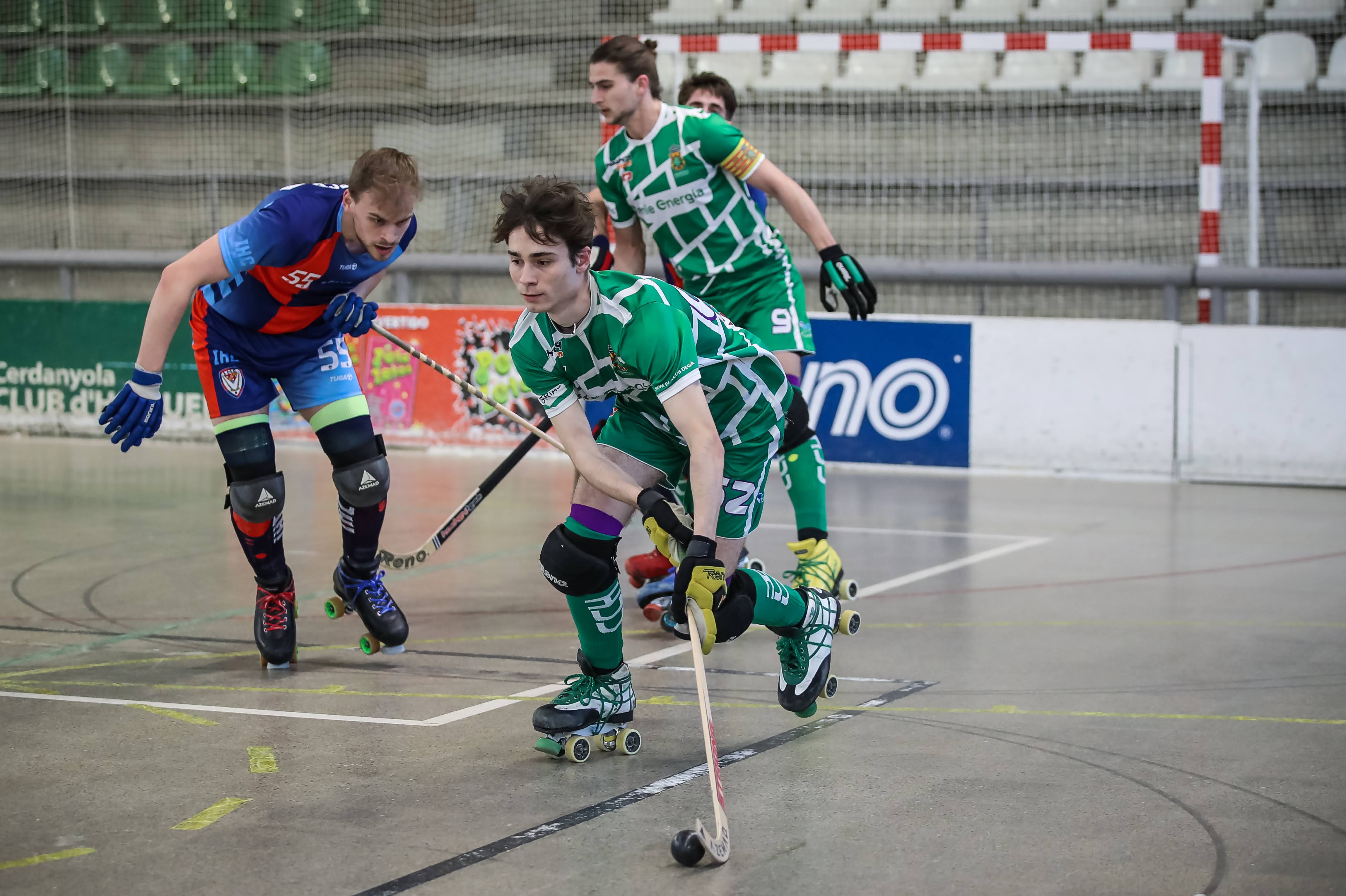 El Cerdanyola Club d'Hoquei en un partit a Can Xarau. FOTO: Svetlana Akimova (Fecapa)