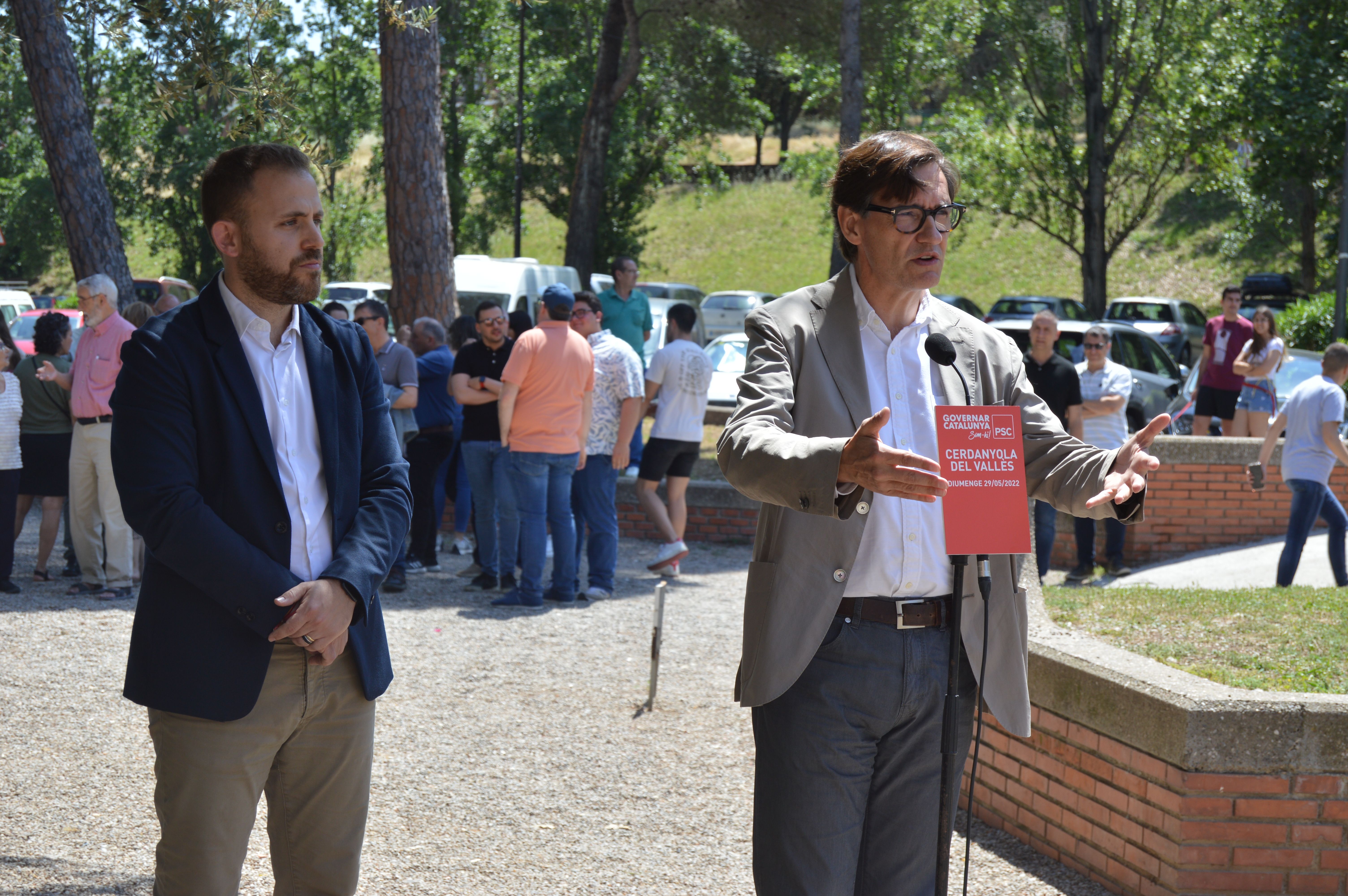 El líder del Partit Socialista de Catalunya, Salvador Illa, visita Cerdanyola per la Festa de la Rosa del PSC local. FOTO: Nora Muñoz Otero