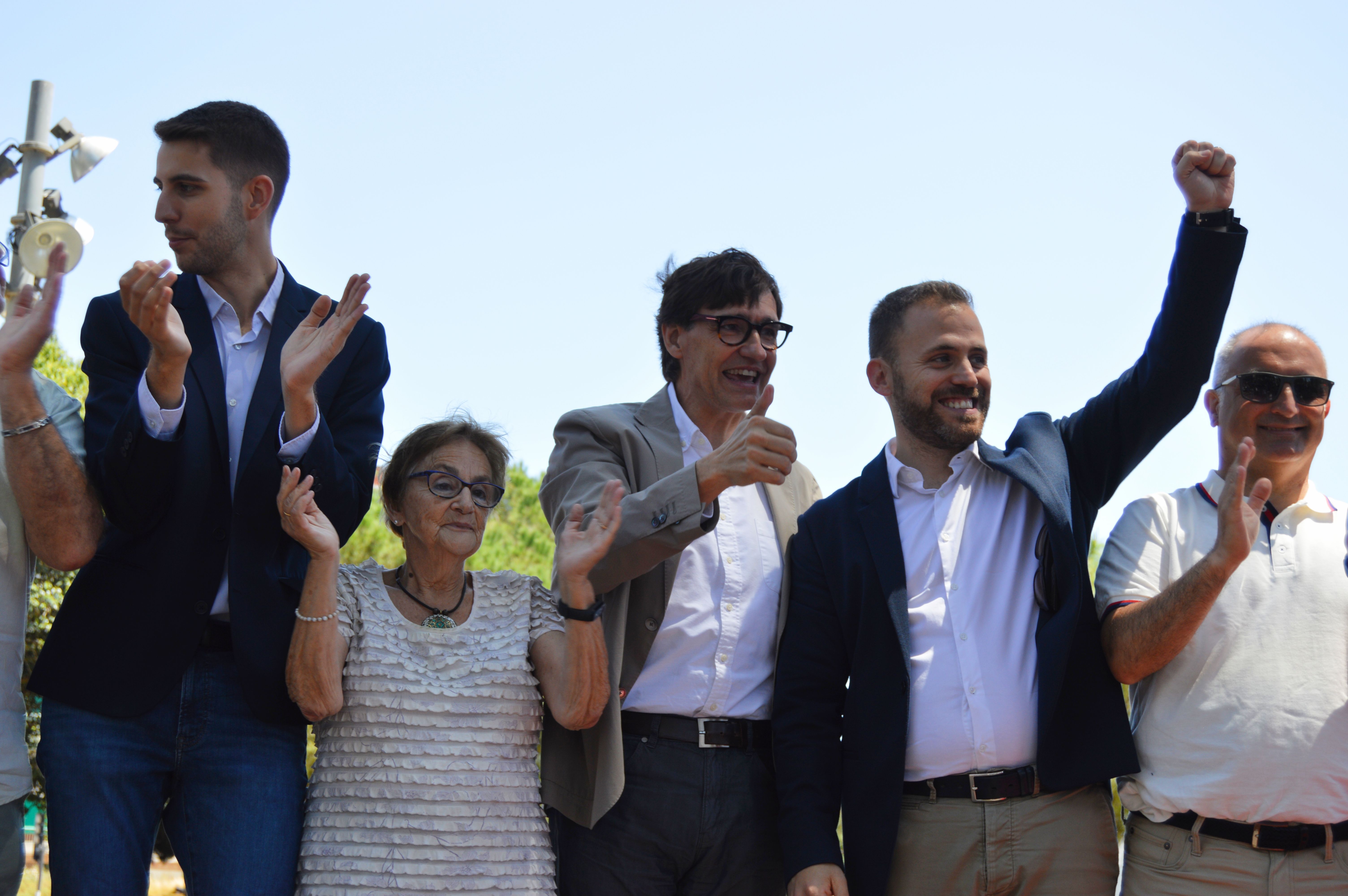 D'esquerra a dreta, David González, Cristina Real, Salvador Illa i Carlos Cordón, del PSC. FOTO: Nora Muñoz Otero
