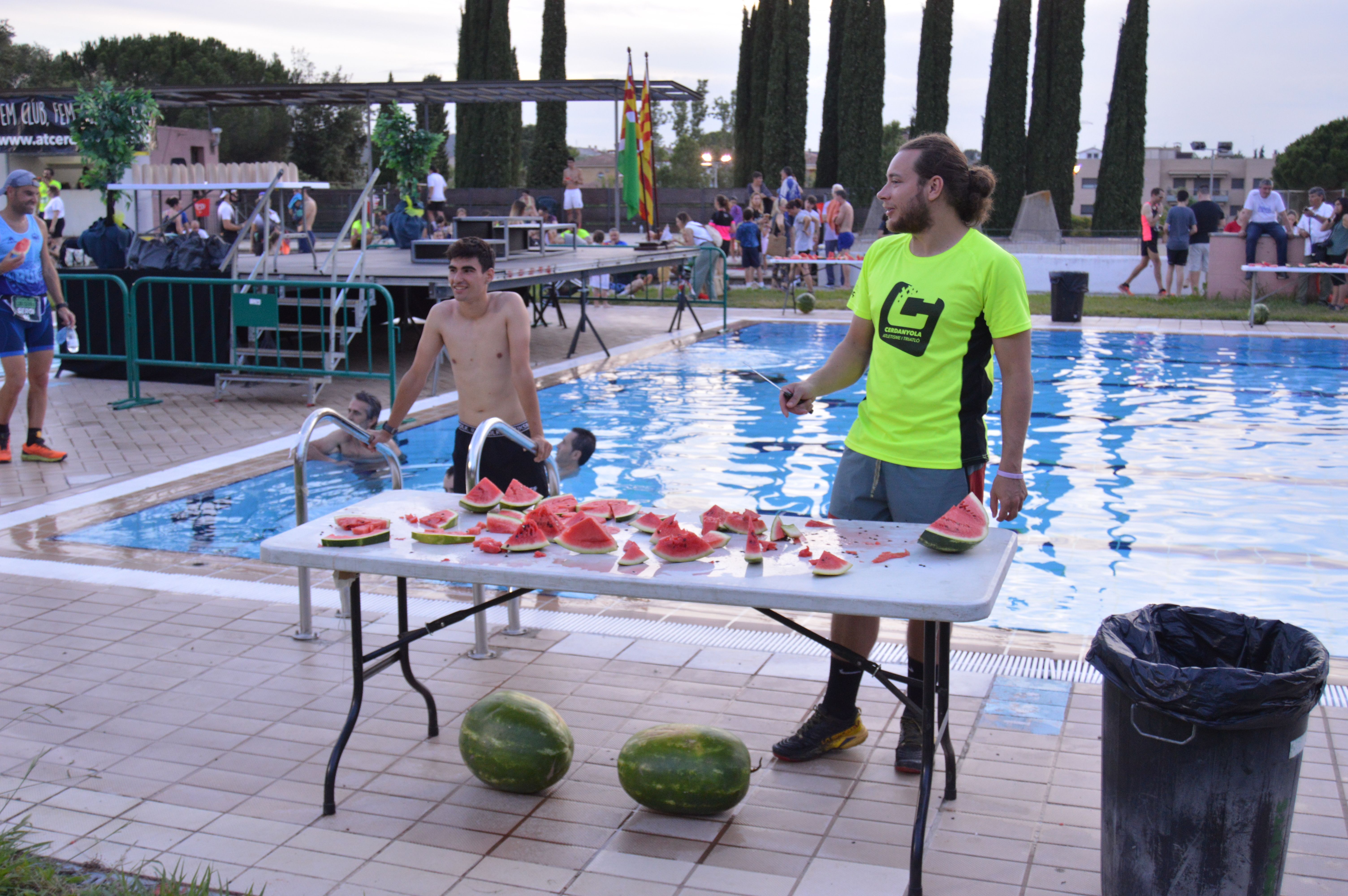 La Piscina del Turonet oberta pels participants de la 30a Cursa per Collserola. FOTO: Nora Muñoz Otero