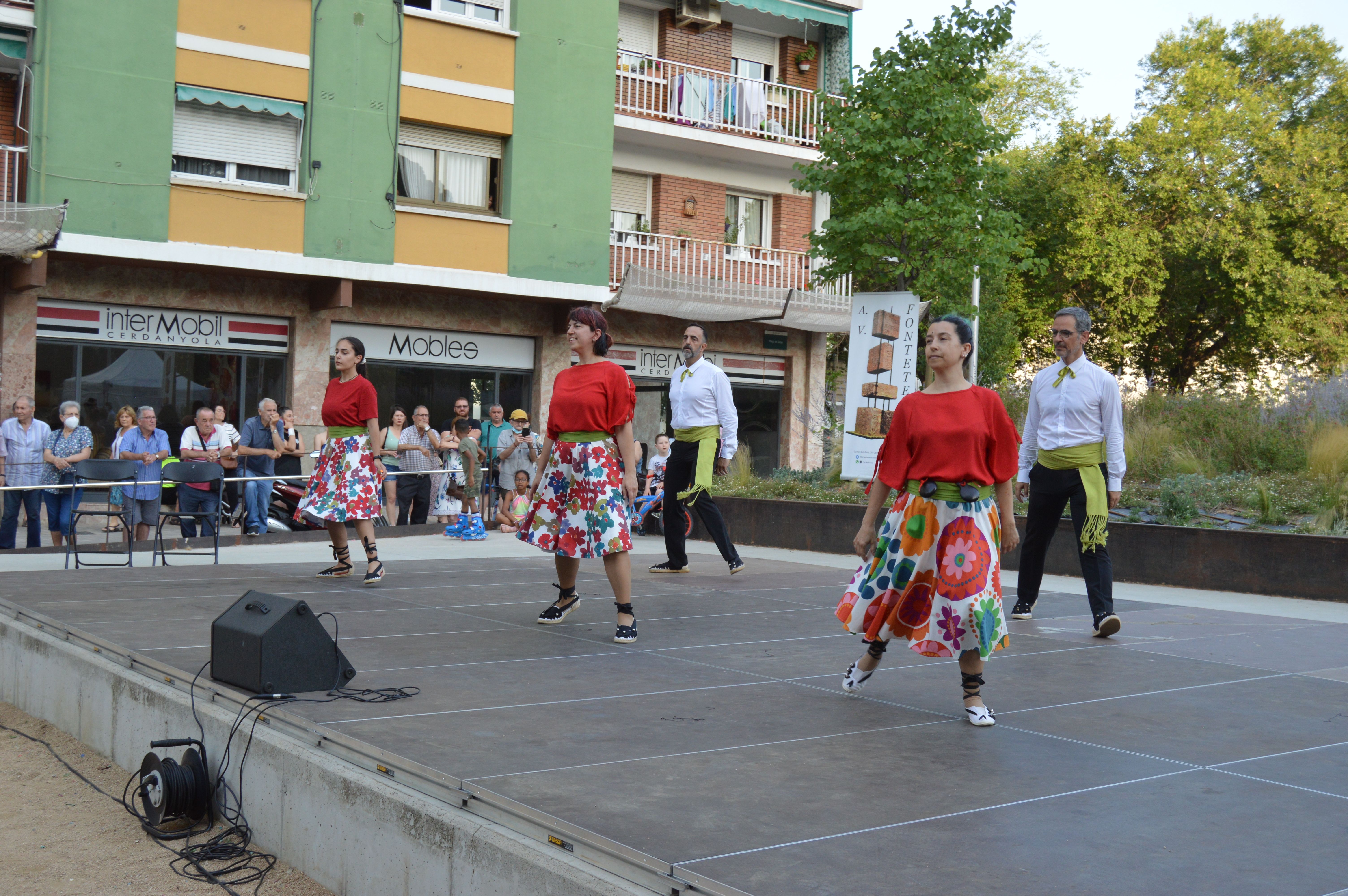 Mostra de dansa en la 40a Festa Major de Les Fontetes. FOTO: Nora Muñoz Otero