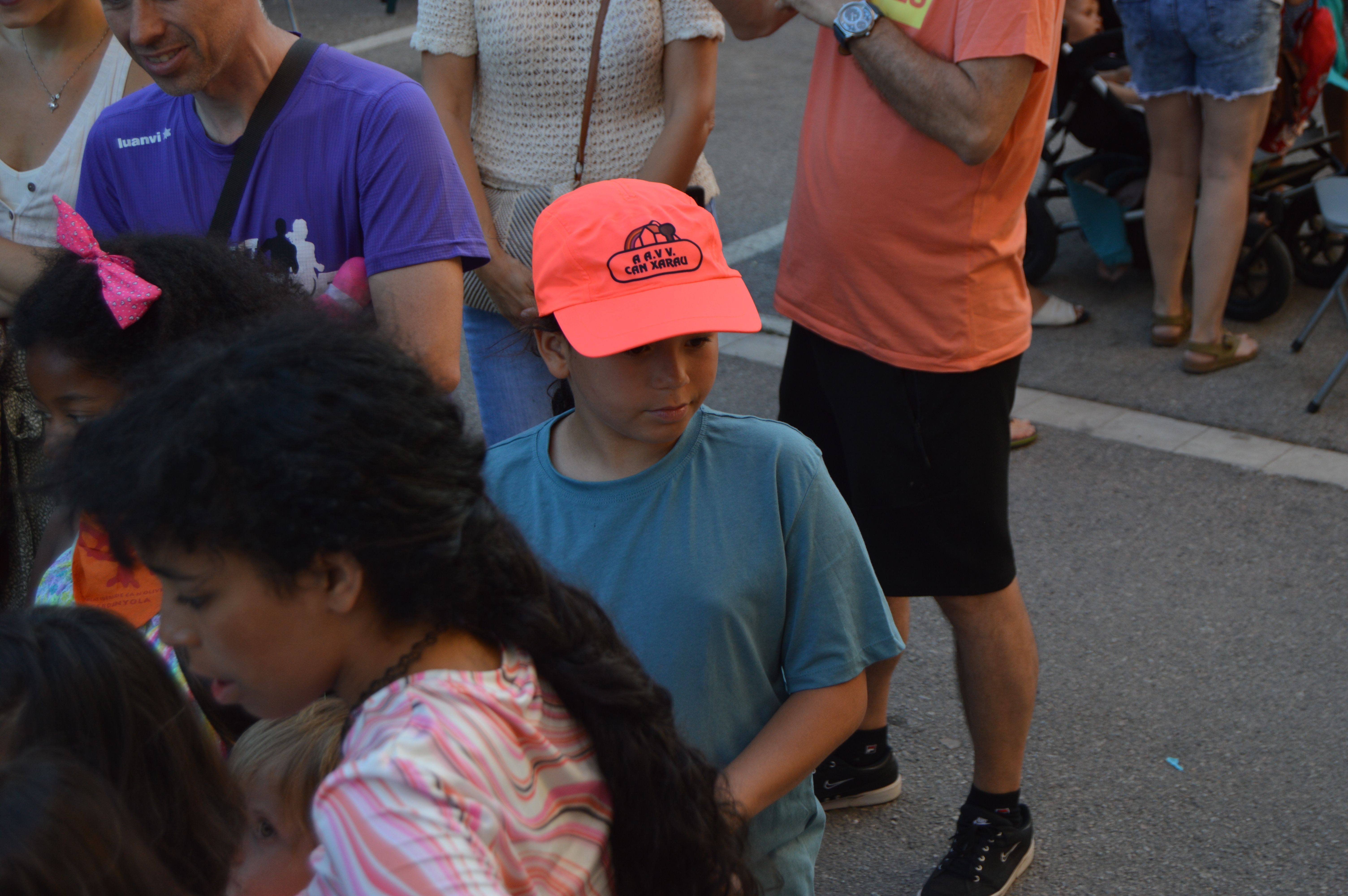 Berenar infantil, espectacle i màgia al passatge Santa Eugènia a les festes de Can Xarau. FOTO: Nora Muñoz Otero